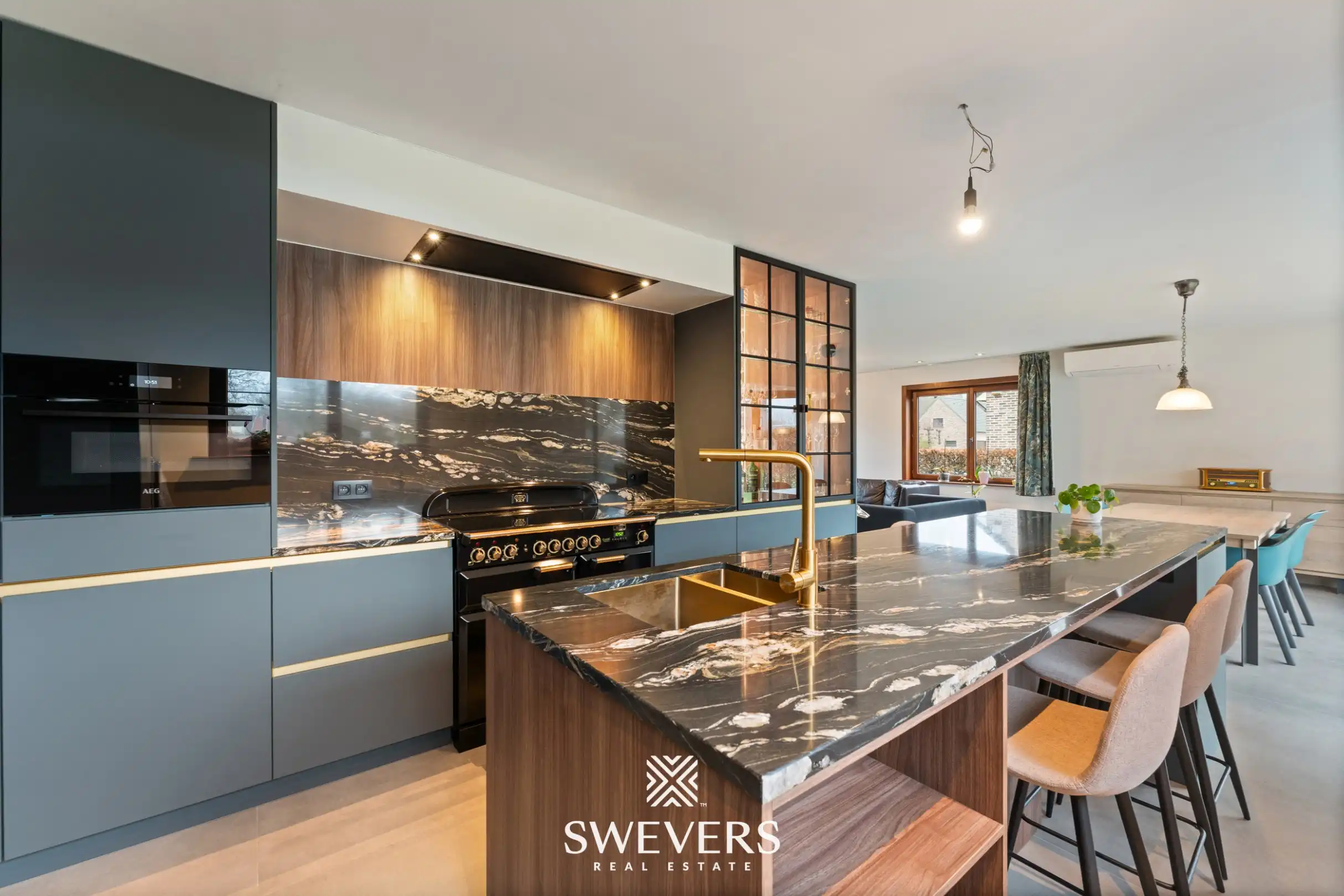 Royale woning met zwembad en 5 slaapkamers foto 8