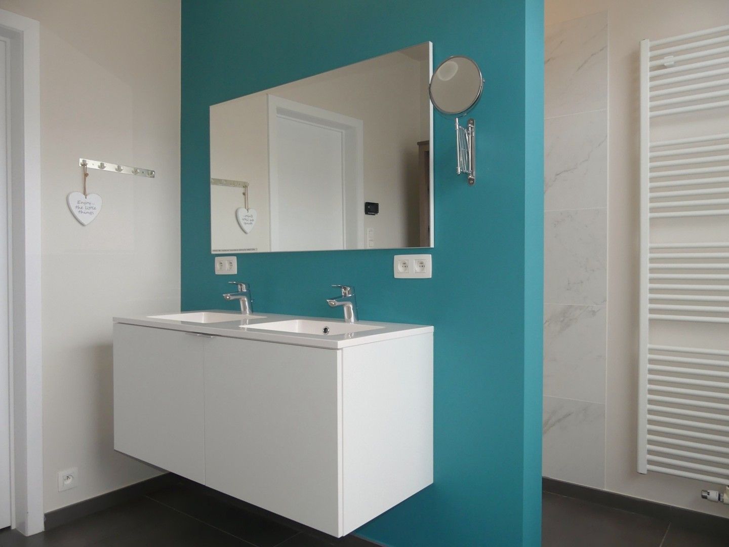 Modern ingerichte en ruime woning met garage en tuin foto 8