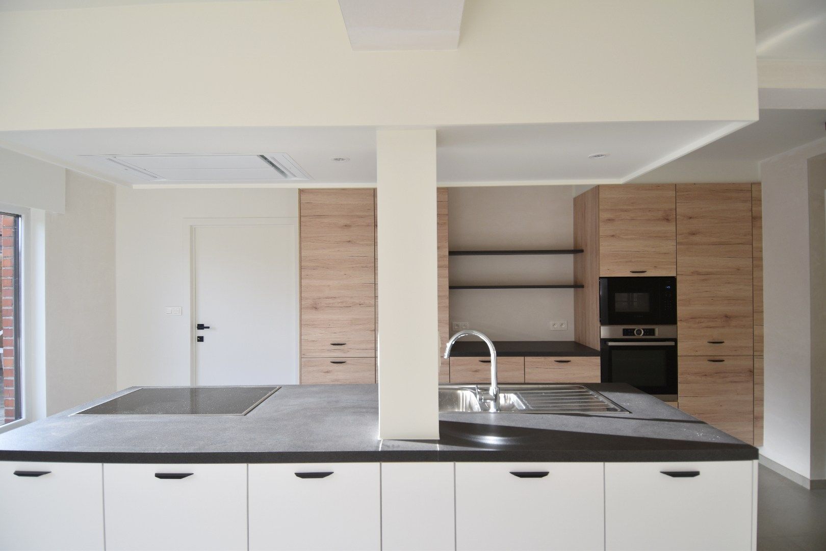 Volledig gerenoveerde woning met tuin en 3 slaapkamers foto 7