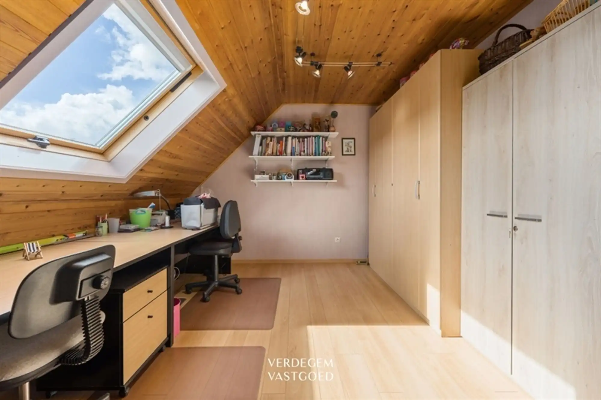 Instapklare woning in rustige buurt met 3 slaapkamers, garage en tuin foto 10