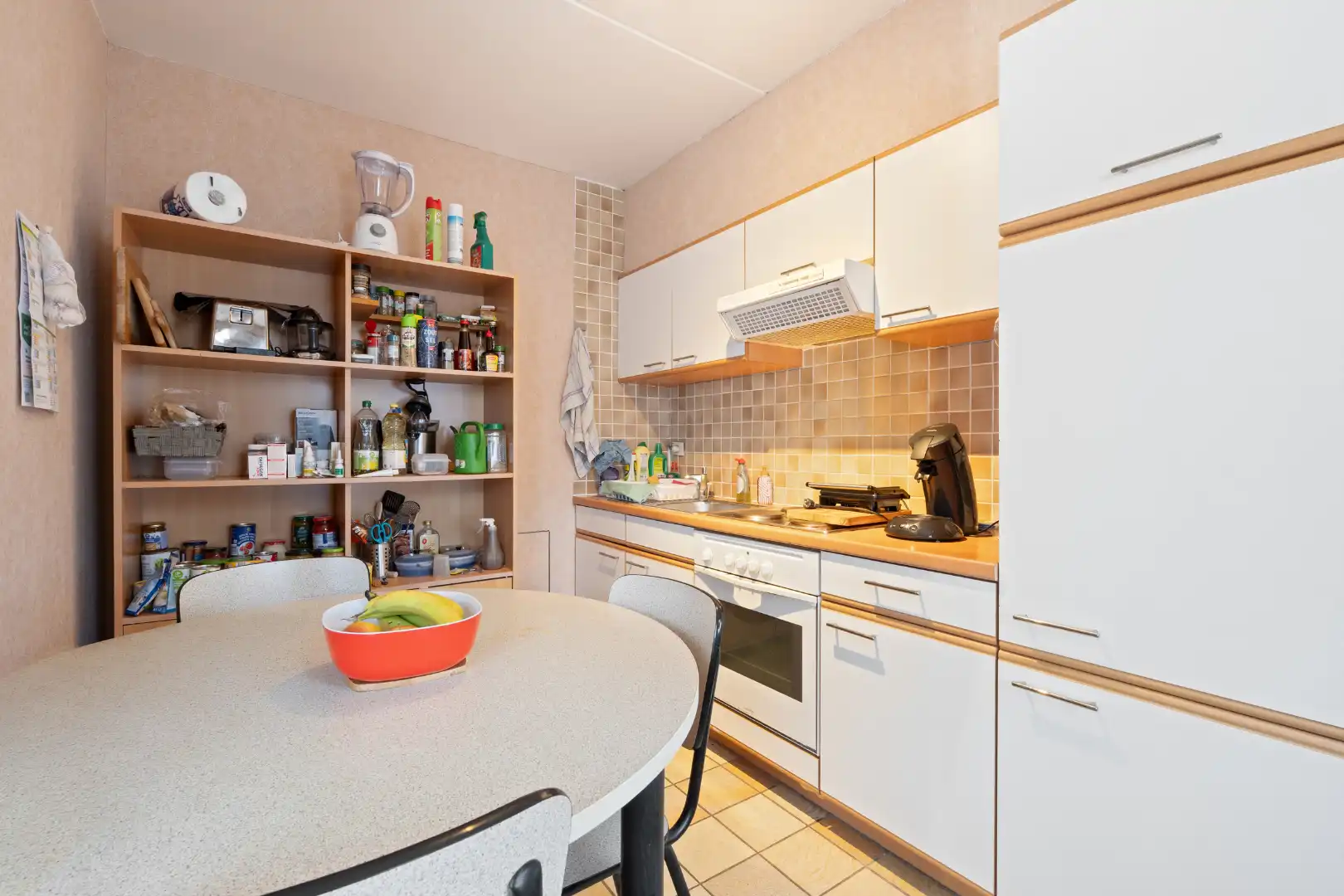 Ruim appartement met 3 slaapkamers, terras en garage in centrum Overmere foto 6