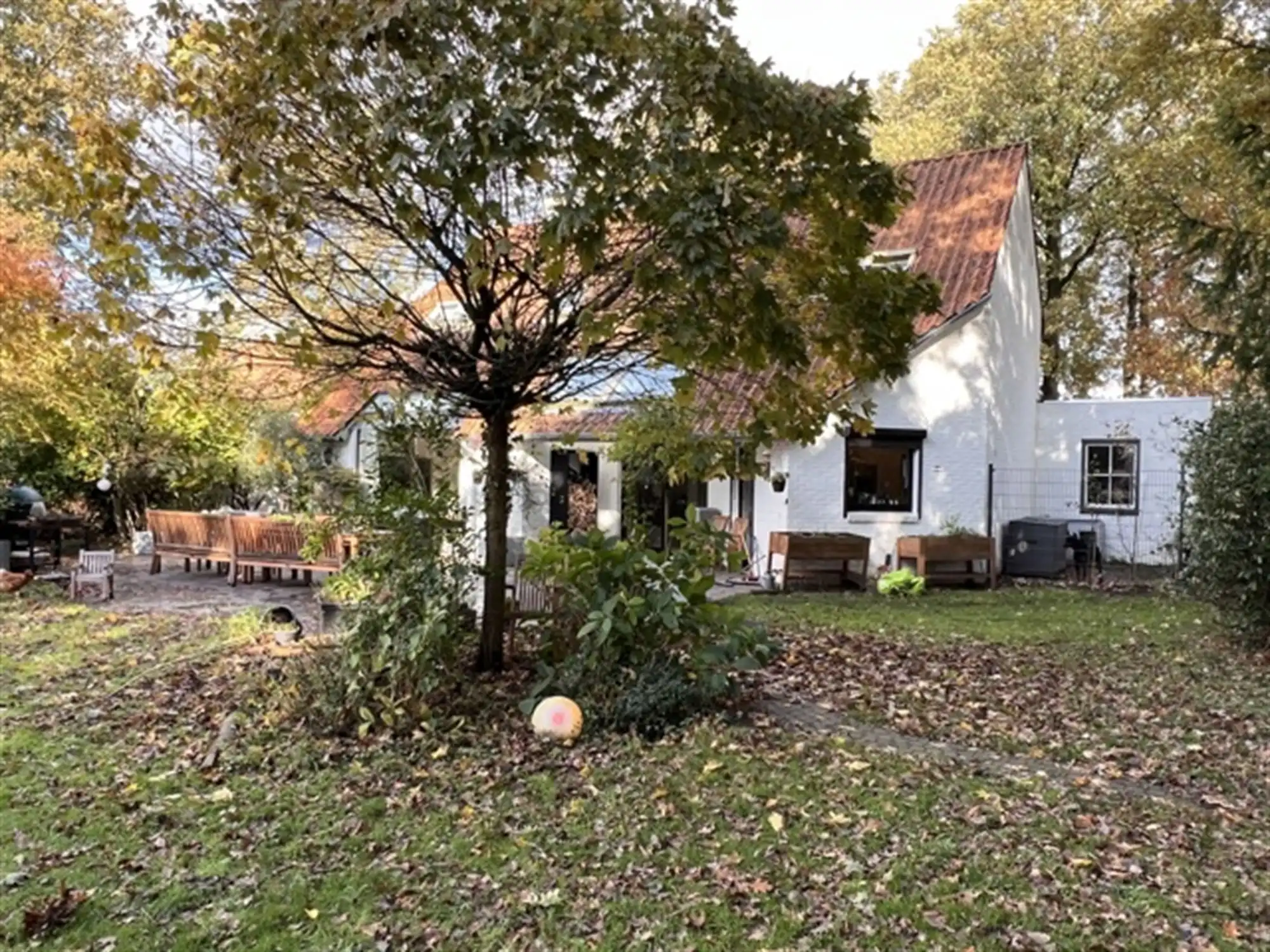 Unieke villa gelegen op grote grond (5.361 m²) foto 3