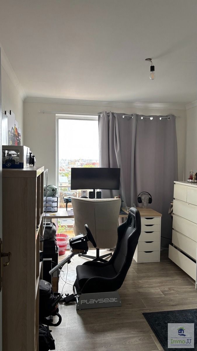 Vernieuwd app. met 2 slaapkamers en parking foto 7