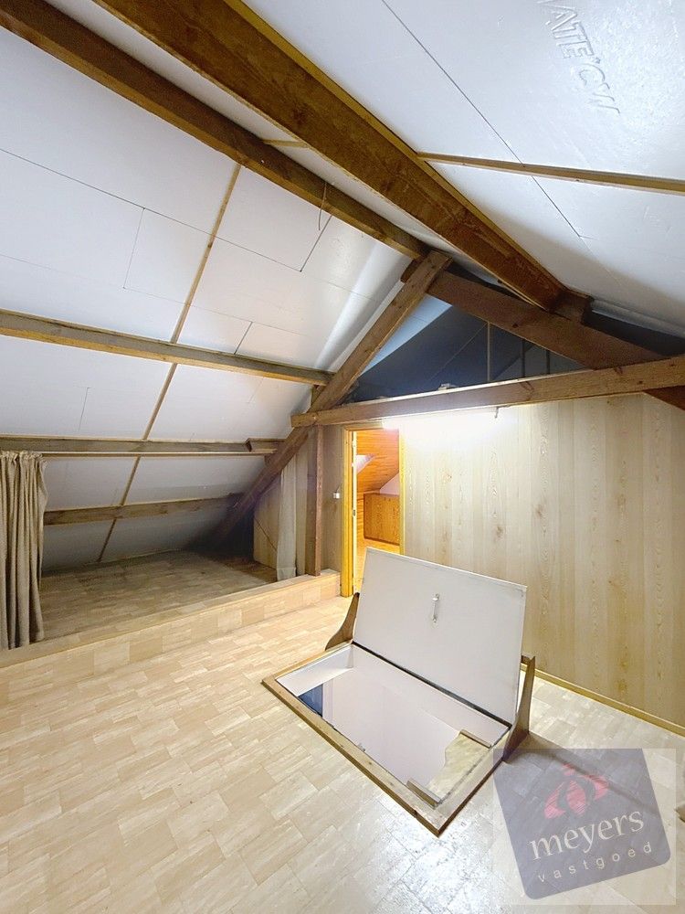 Ruime halfopen gezinswoning met tuin en garage in Hasselt foto 17