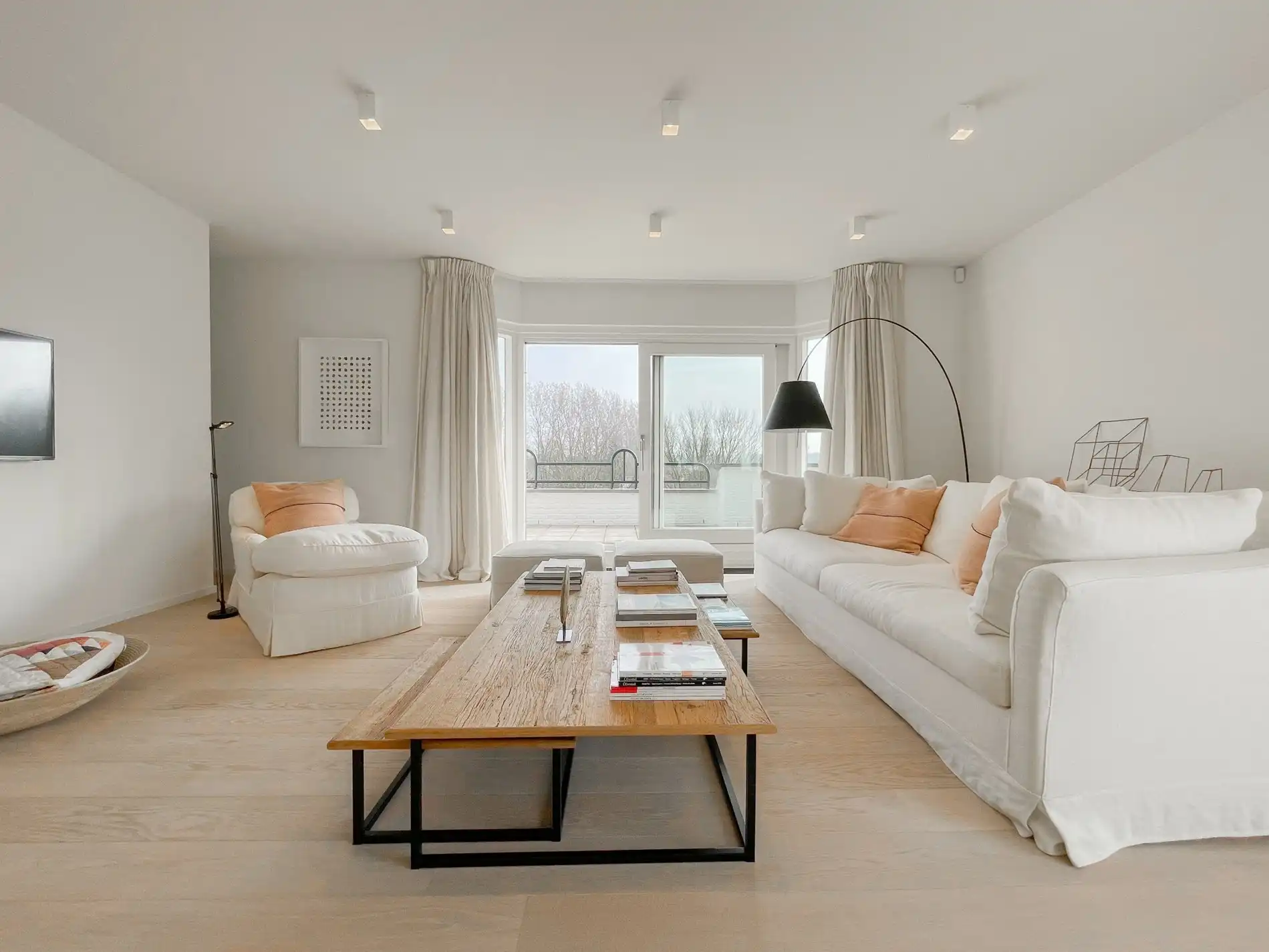 Subliem hoekappartement met ruime terrassen gelegen in het prestigieuze domein Tennis Garden. foto 3