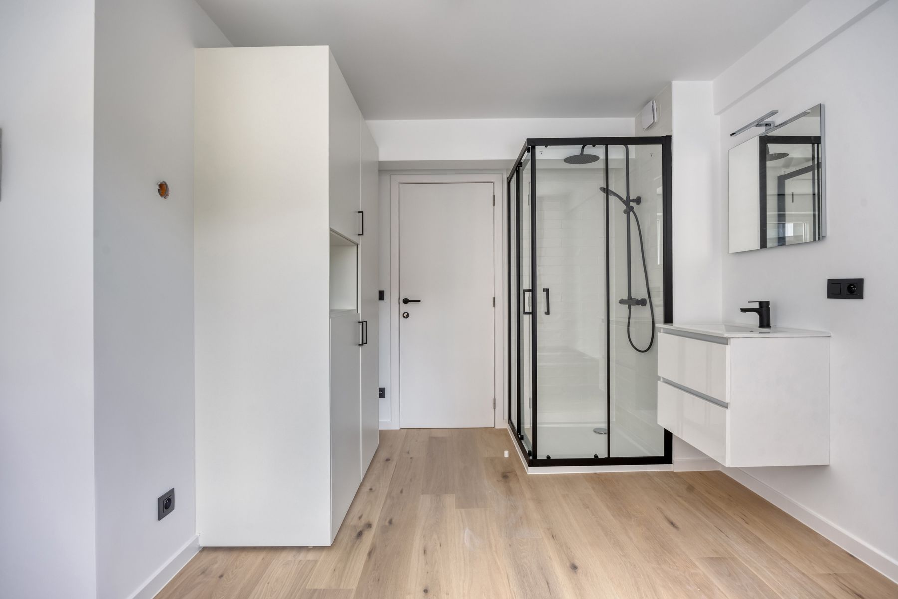 Kamers met douche en lavabo foto 9