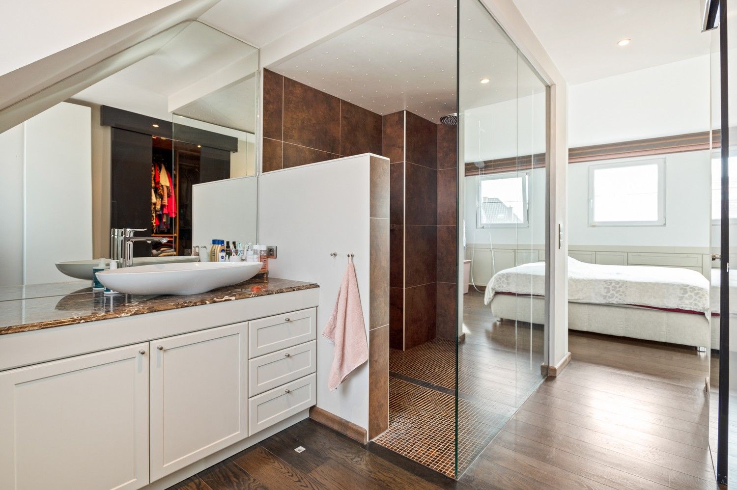 Huis met 3 slaapkamers, studio en tuin te Borsbeek! foto 20
