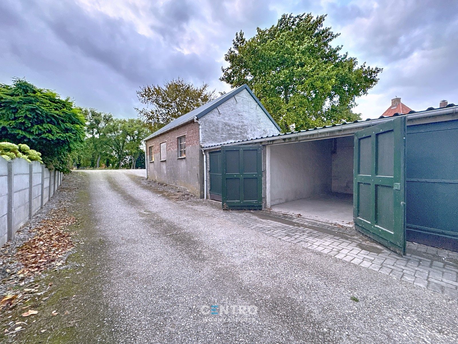 RUIME garage op INTERESSANTE ligging! foto 3
