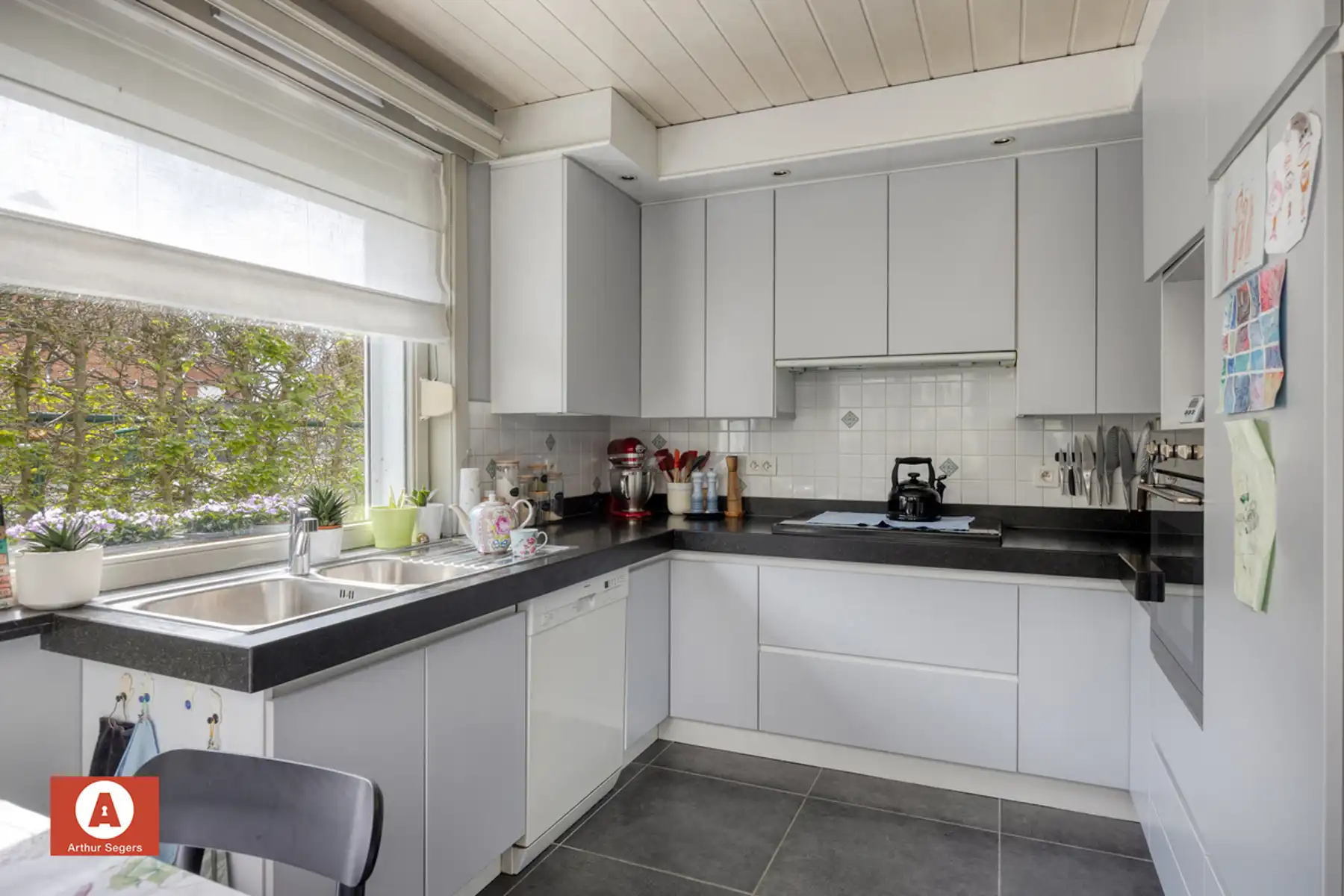 Ruime woning met 5 slpk en prachtige tuin op topligging foto 8