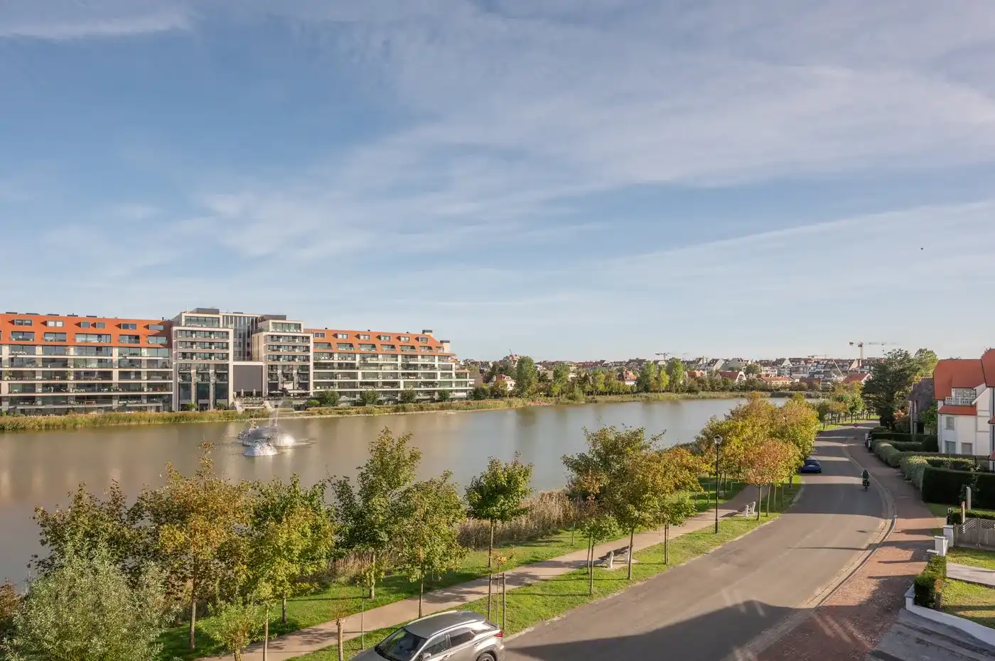 Renovatie opportuniteit! 3 gevel appartement met prachtig zicht op het Zegemeer  foto 5