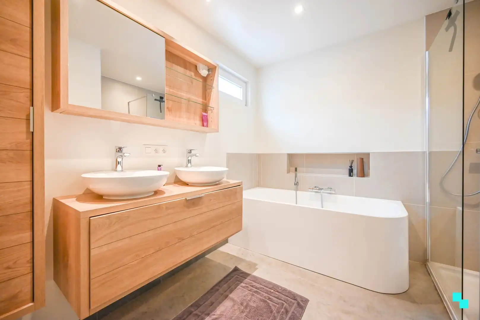 Instapklare starterswoning in Deerlijk foto 17