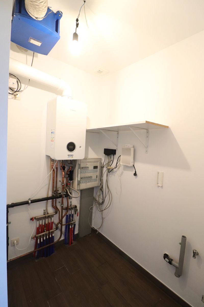 Een appartement op de derde verdieping links met 3 slaapkamers, terras en autostaanplaats. foto 7
