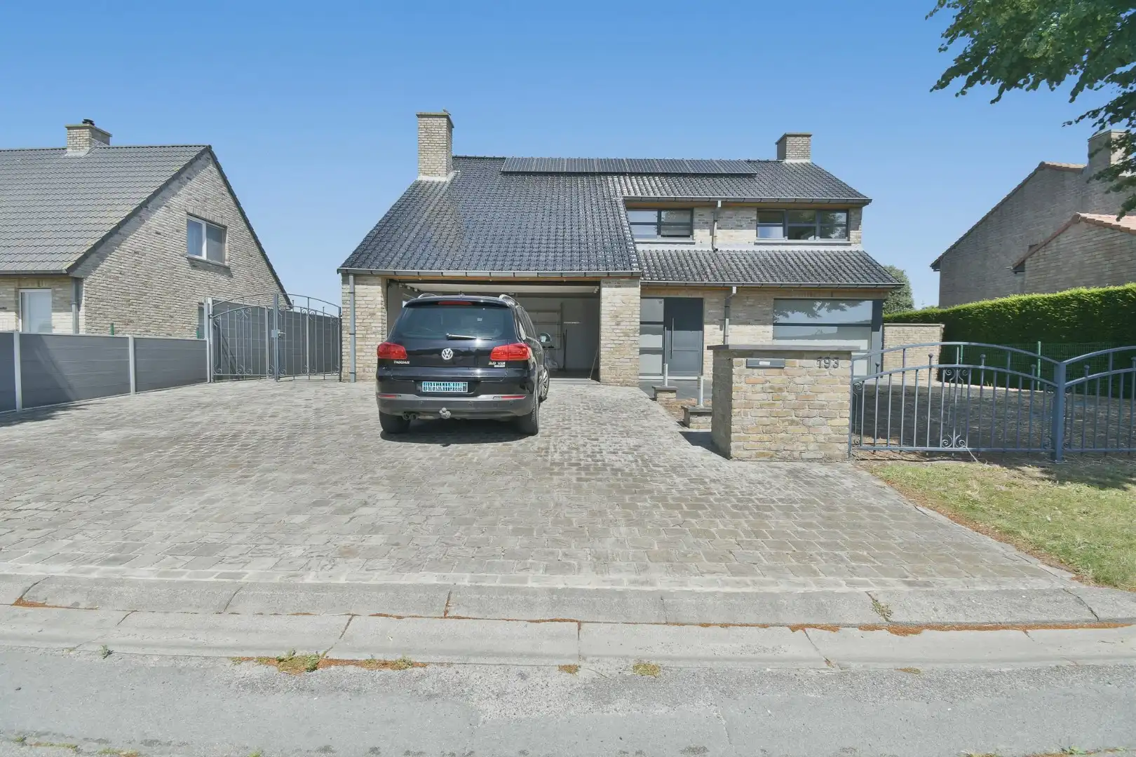 Ruime alleenstaande woning te huur in landelijk Ichtegem foto {{pictureIndex}}