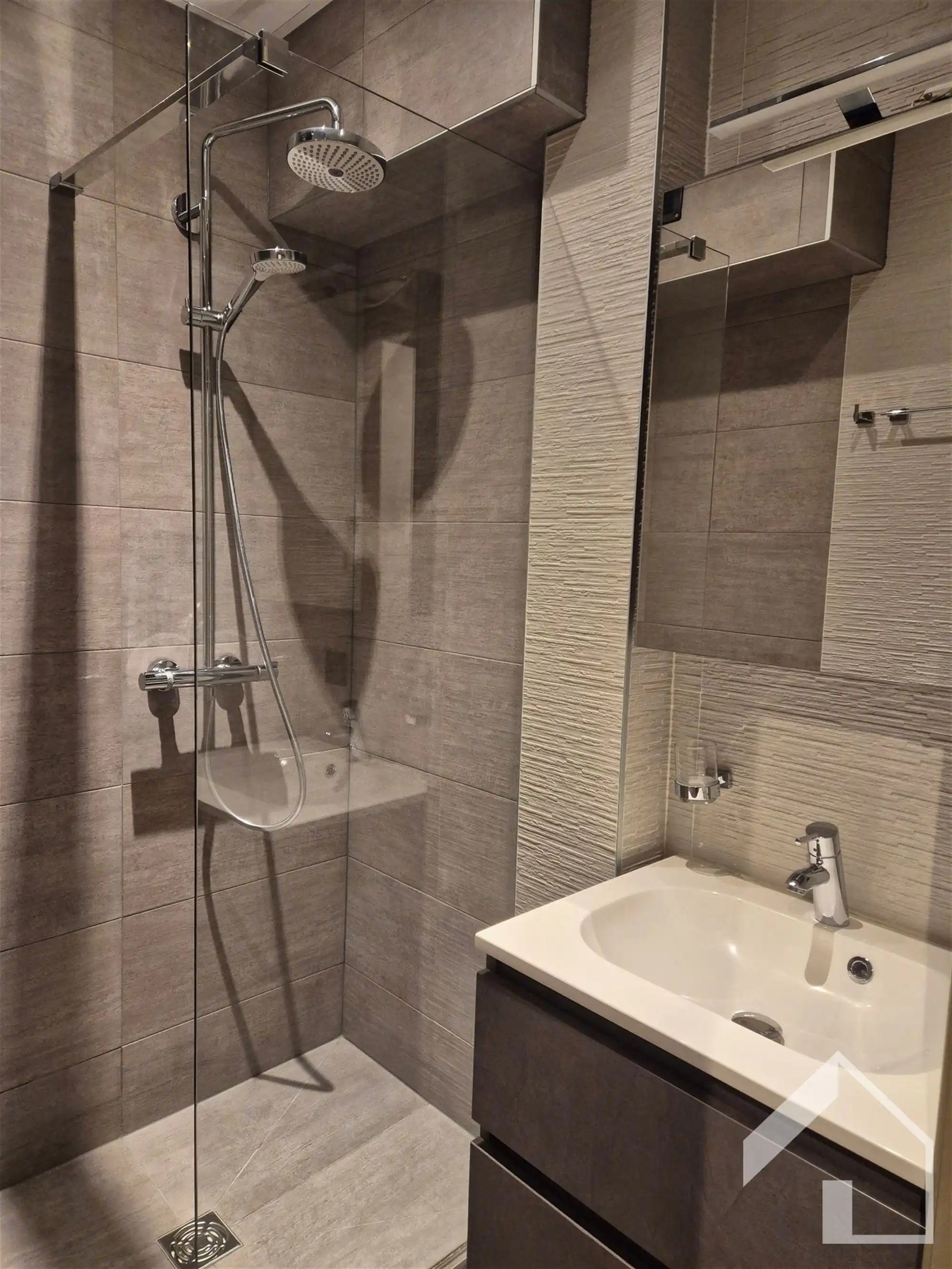 Gelijkvloersappartement op toplocatie met 1 slaapkamer en binnenkoer foto 5