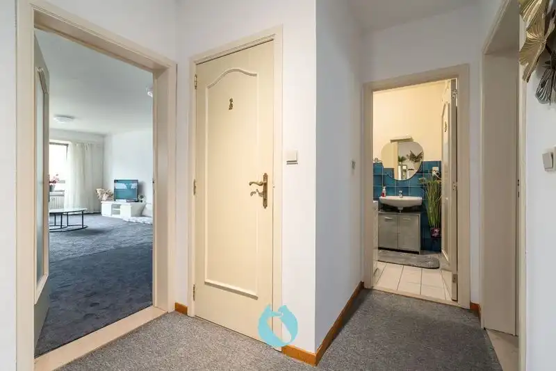 Gelegen aan de levendige Grote Markt van Zelzate foto 5