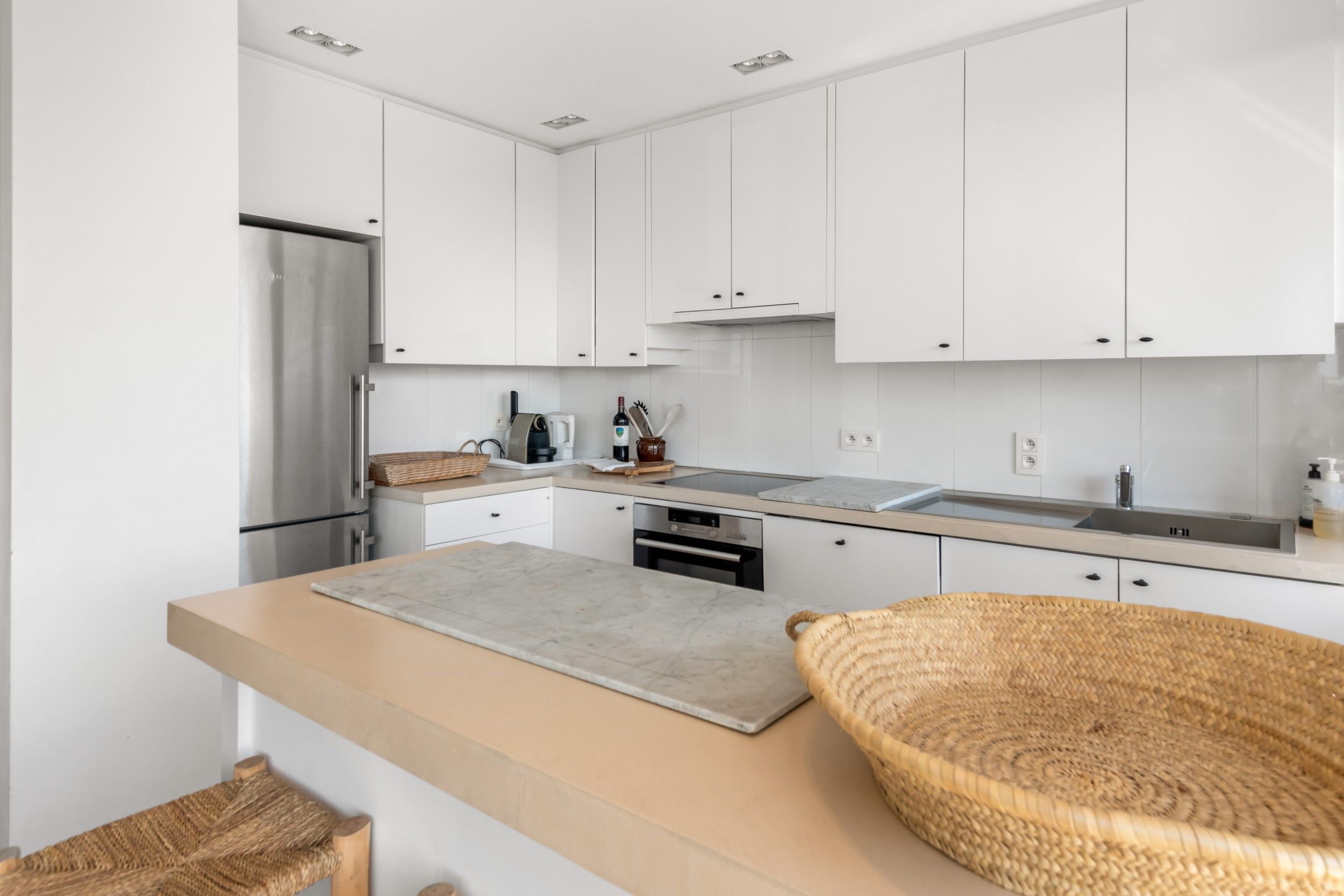 Zonnig gemeubeld appartement met open zicht, gelegen aan het Albertplein (Zoute) op enkele passen van de Zeedijk.  foto 4