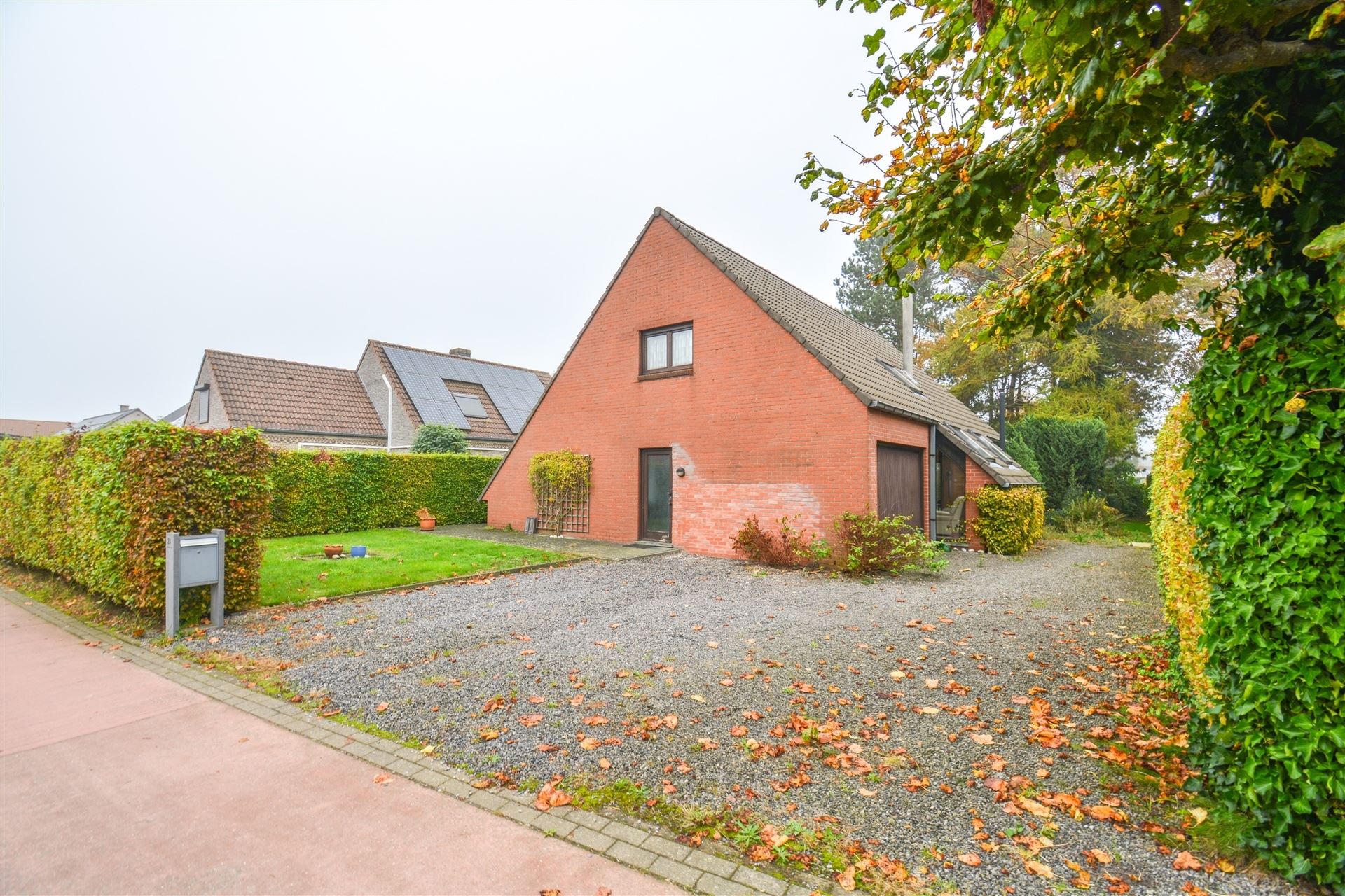 Op te frissen open bebouwing met 4 (of 5) slaapkamers en mooie tuin in Winksele foto 2