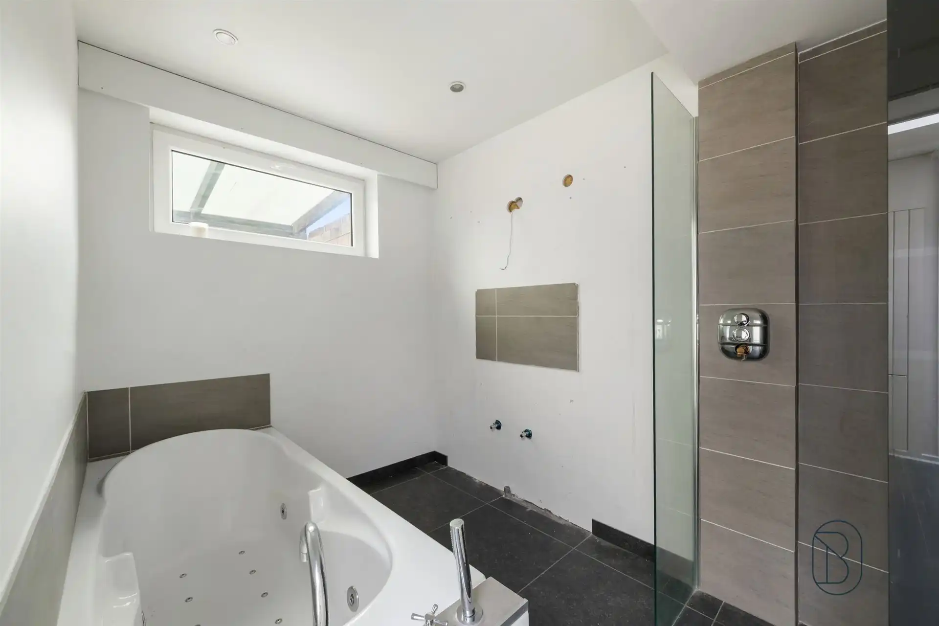 Instapklare gezinswoning met 4 slaapkamers en zonnige tuin! foto 12