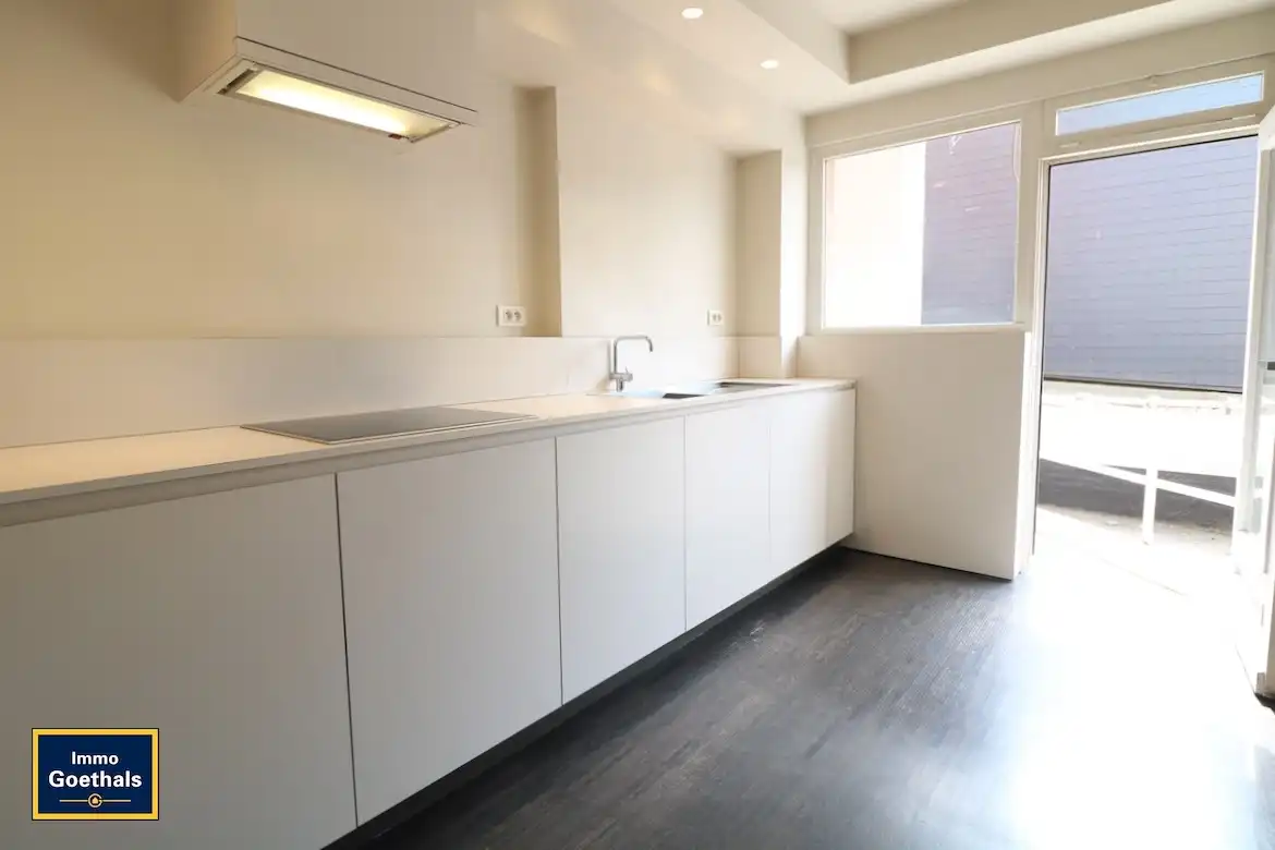 Luxe appartement met zicht op de Leie en de Broeltorens. 2 kamers en terras. foto 10