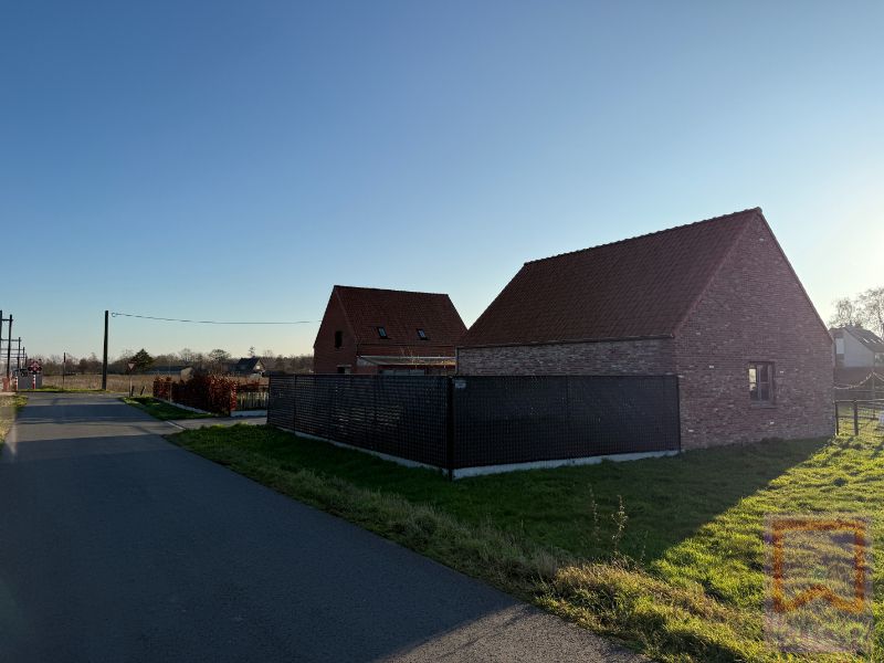 Gerenoveerde vrijstaande woning op 2880m²! foto 3