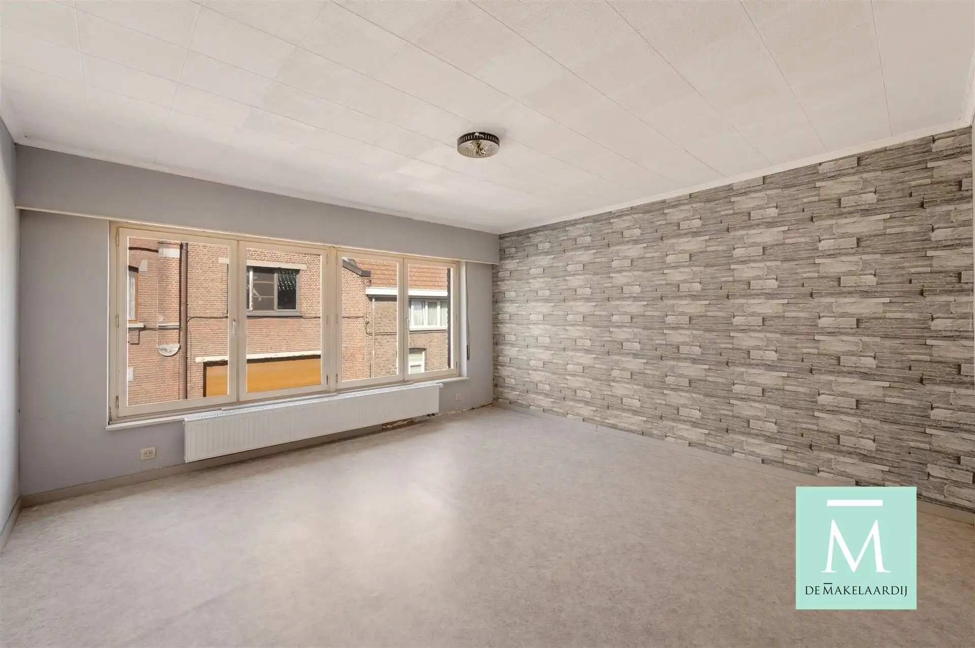 Leuke, op te frissen starterswoning met 3 slaapkamers en gezellig terrasje op toplocatie! foto 9