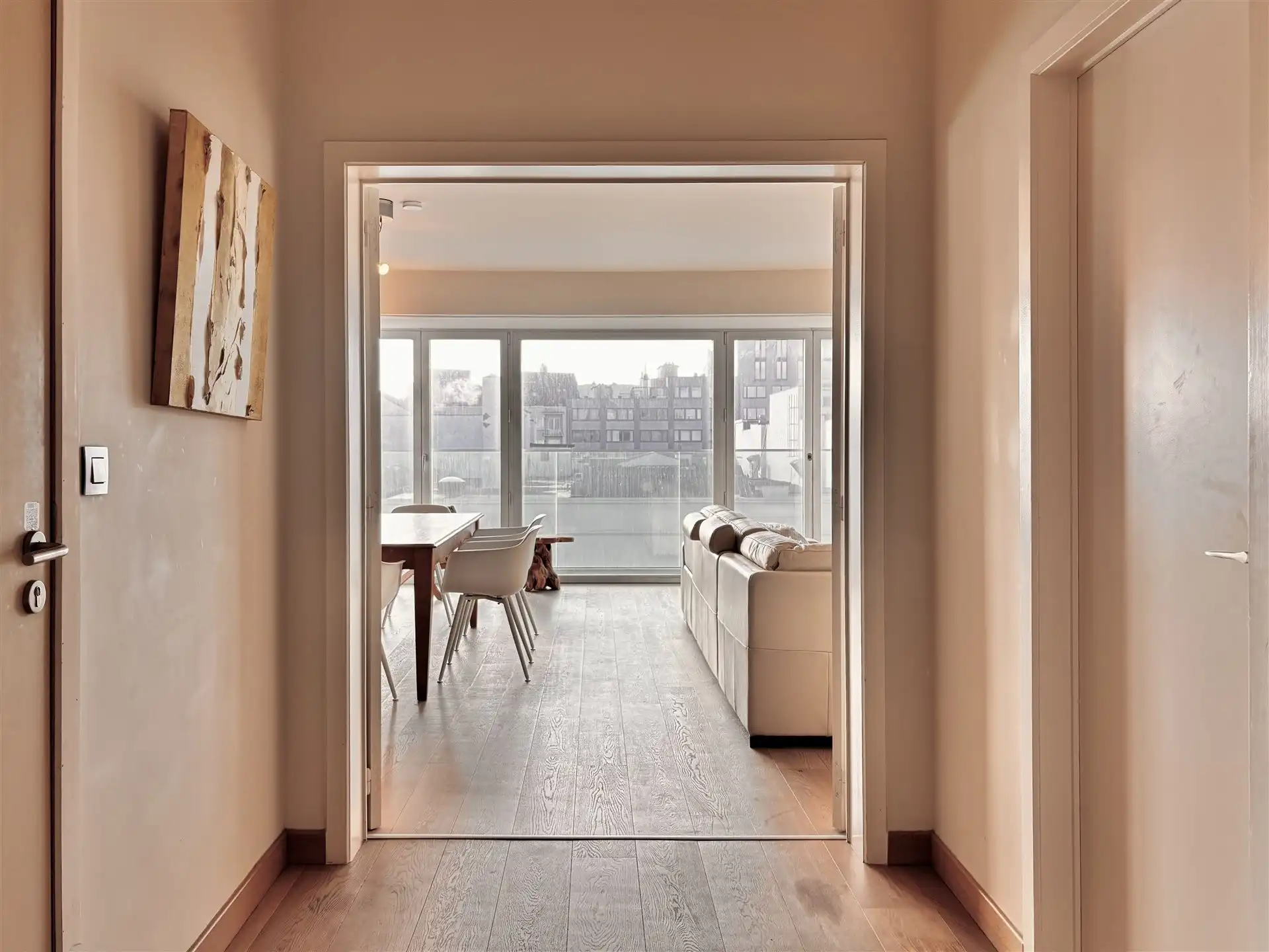 Lichtrijk appartement met zeezicht foto 17