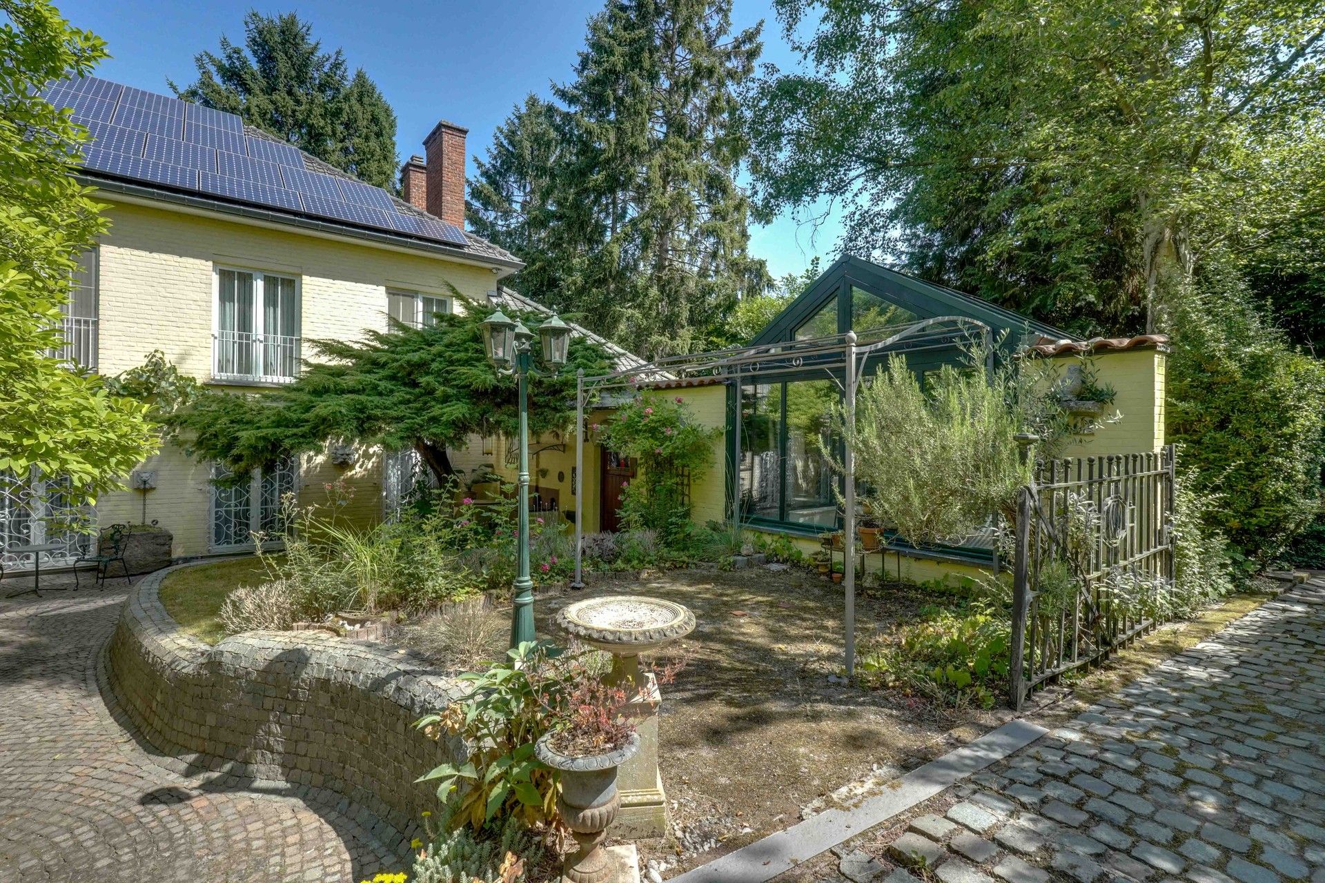 EXCLUSIEVE VILLA + BOUWGROND IN DOODLOPENDE STRAAT foto 55
