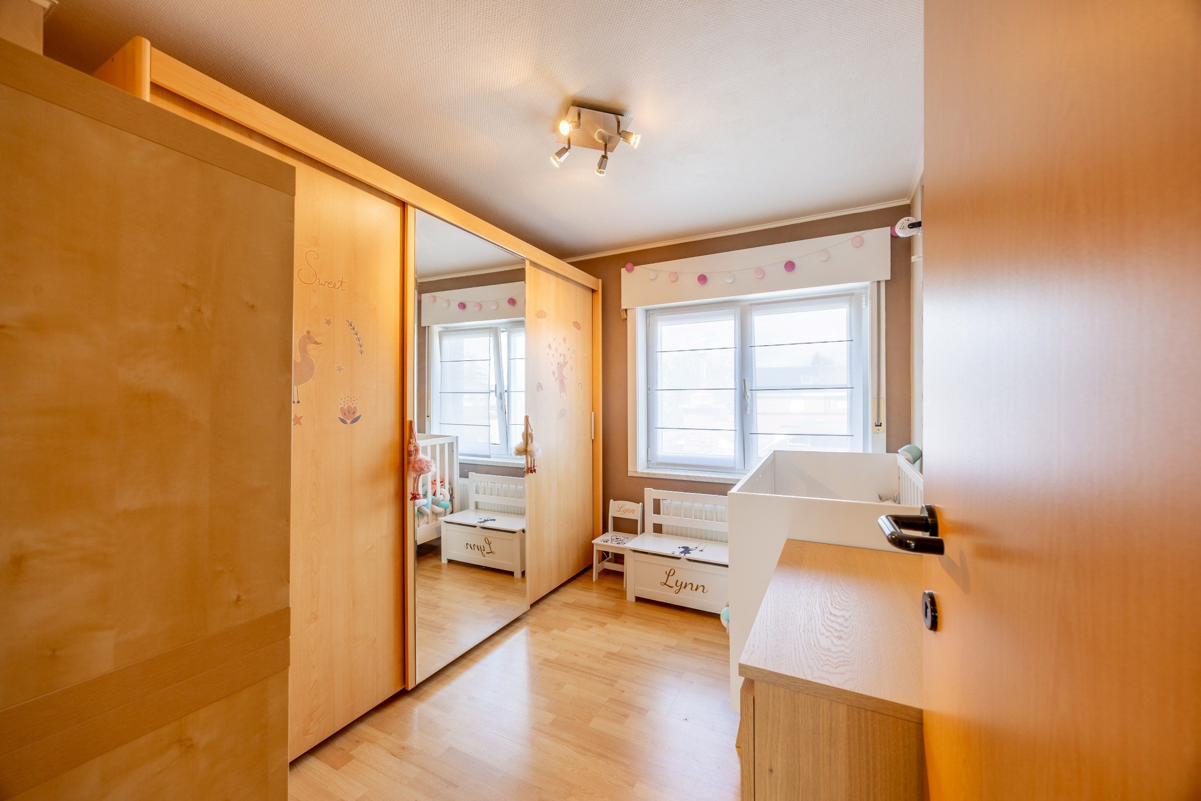 Instapklare woning met 4 slaapkamers en uitweg foto 15