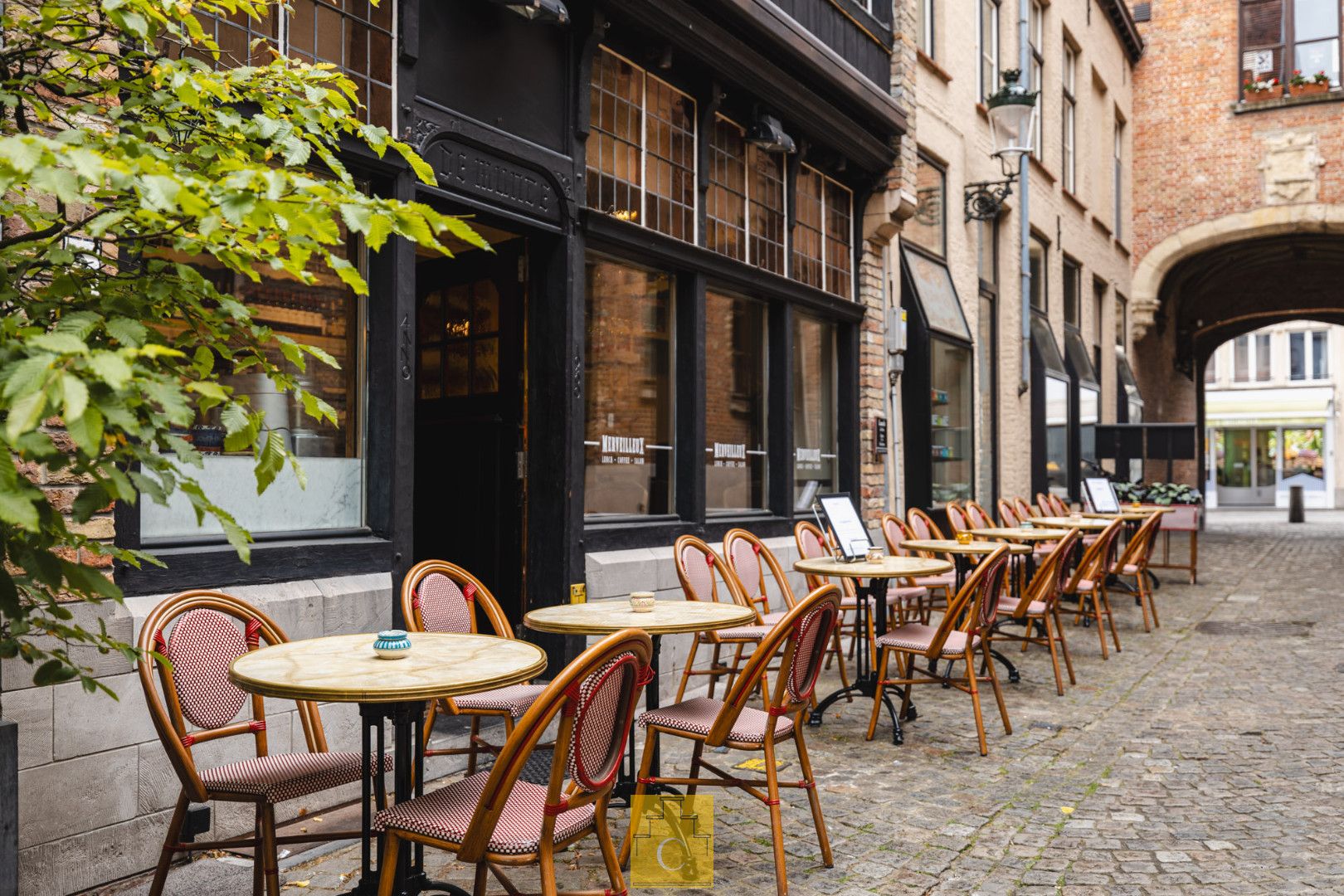 Commerciële parel in het centrum van Brugge – eigendom met handelsfonds foto 4