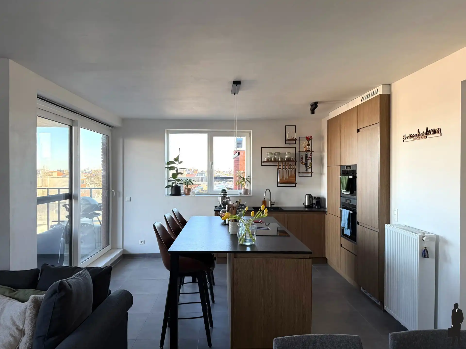 Lichtrijk 2-slaapkamerappartement met terras foto {{pictureIndex}}