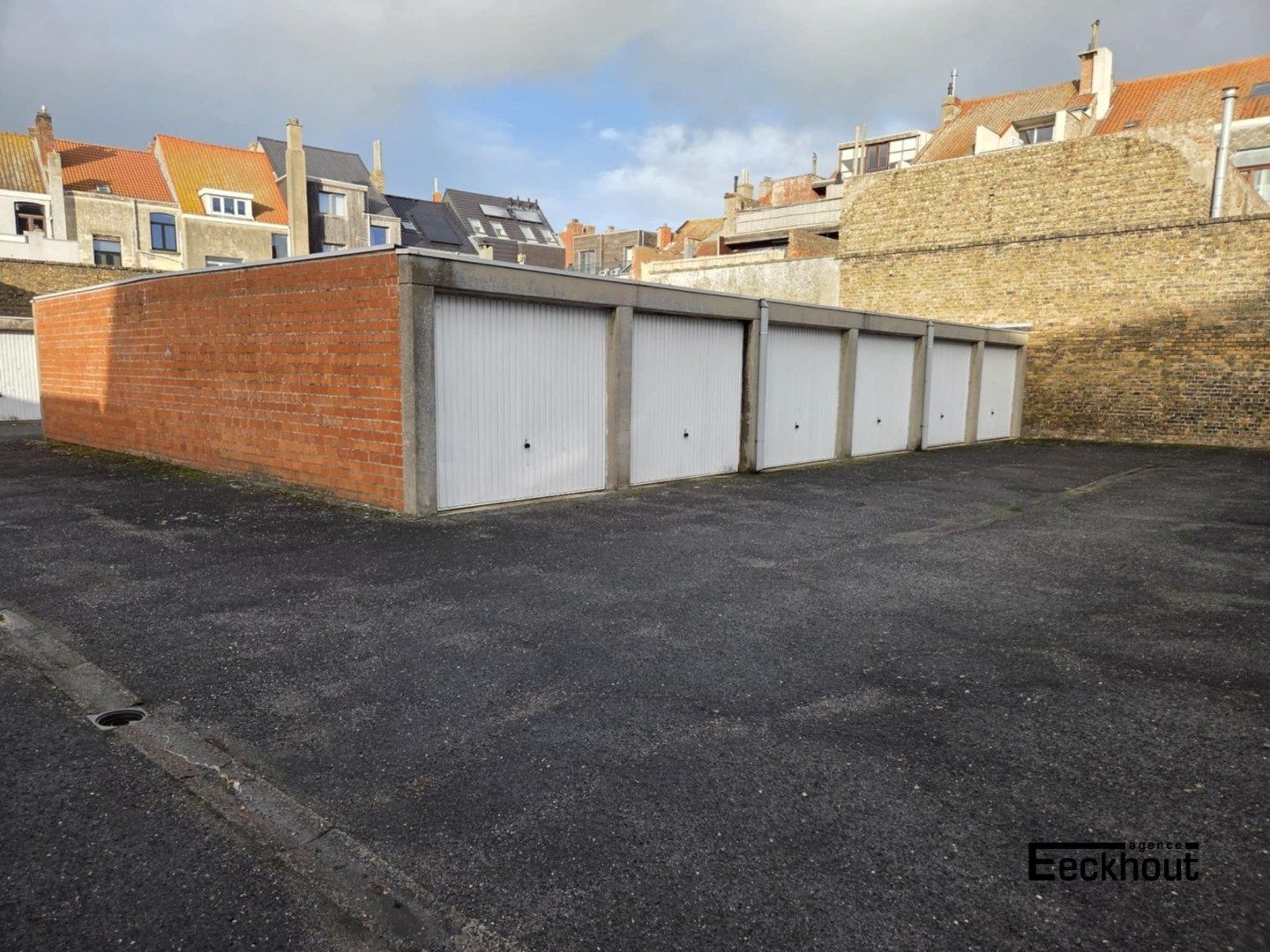Zeer ruime gesloten garagebox op gunstige locatie foto 5