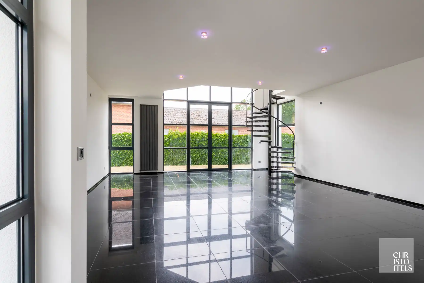 Tijdloze villa (405 m²) met zwembad, magazijn en weiland op 4.858 m²! foto 9