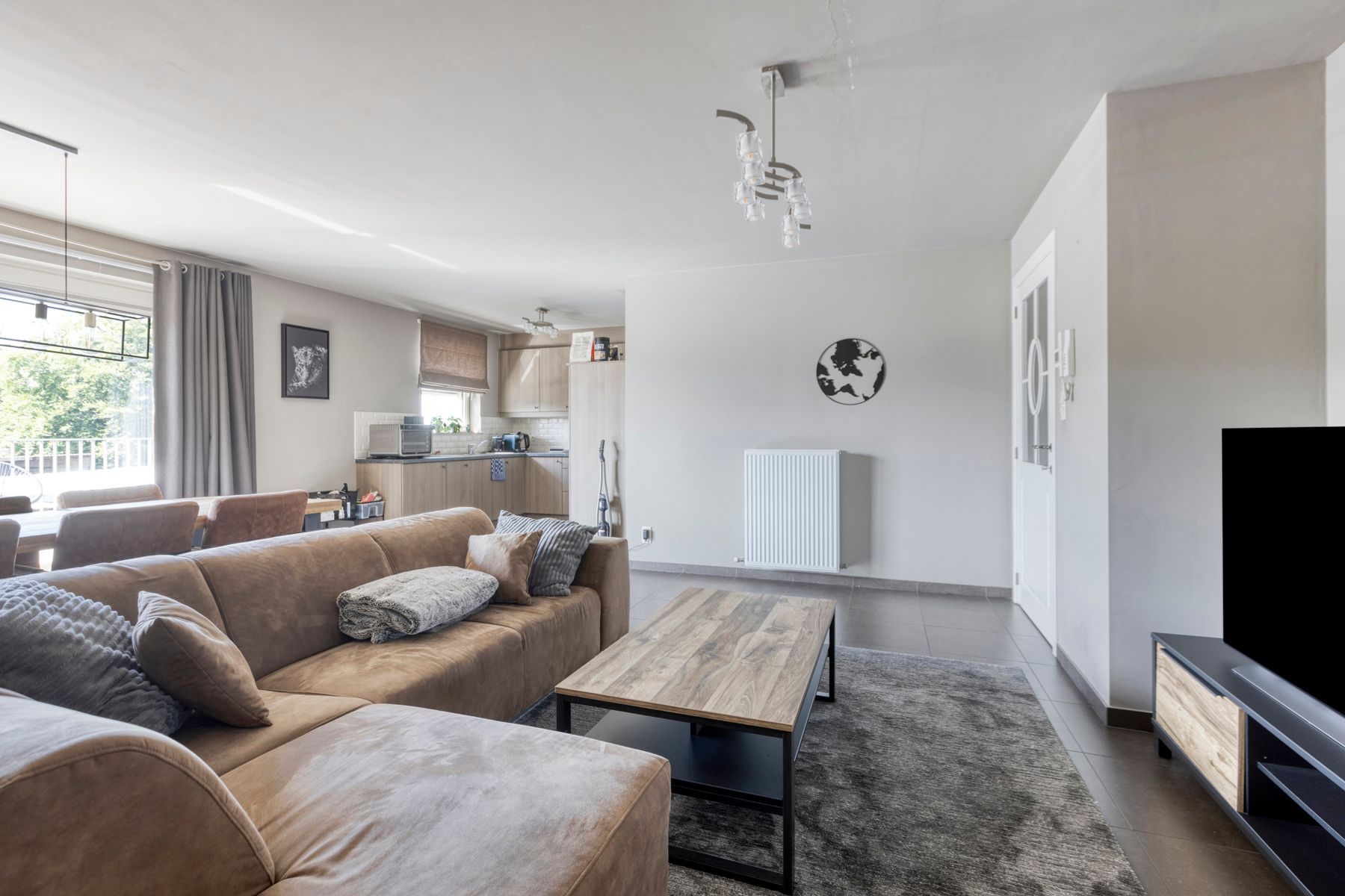 Ruim appartement met 40m² zonnig terras in Dessel foto 4