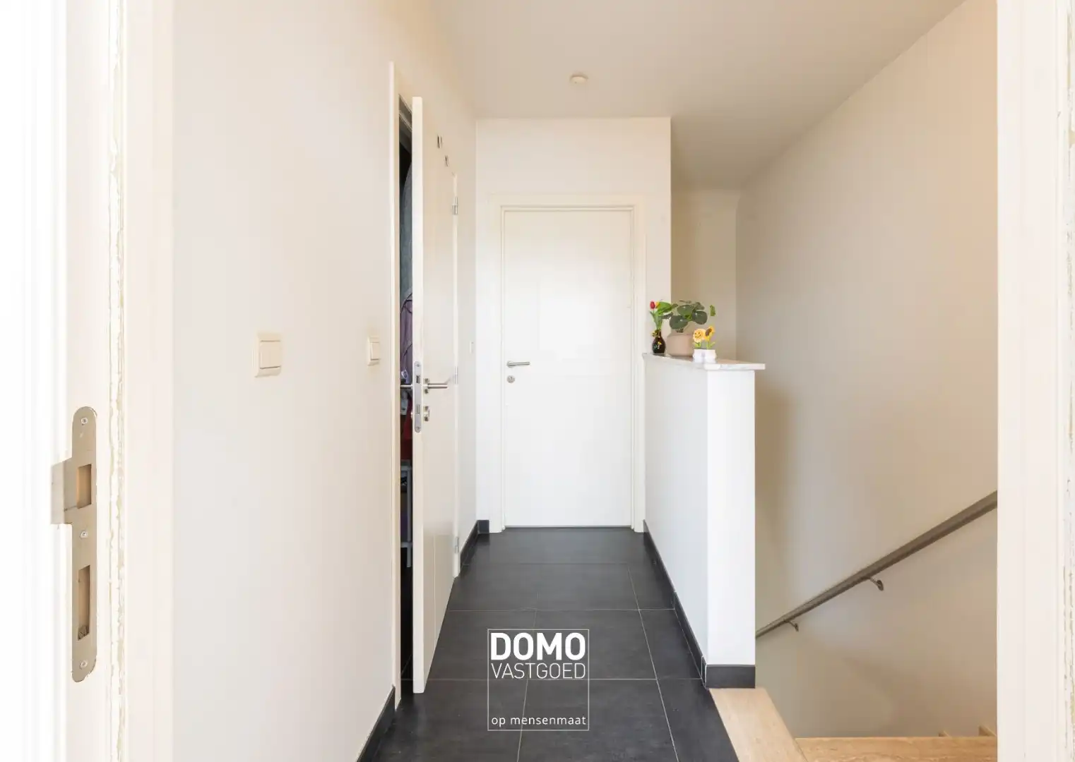 MODERN DUPLEXAPPARTEMENT MET TERRAS EN AUTOSTANDPLAATS IN LANAKEN foto 6