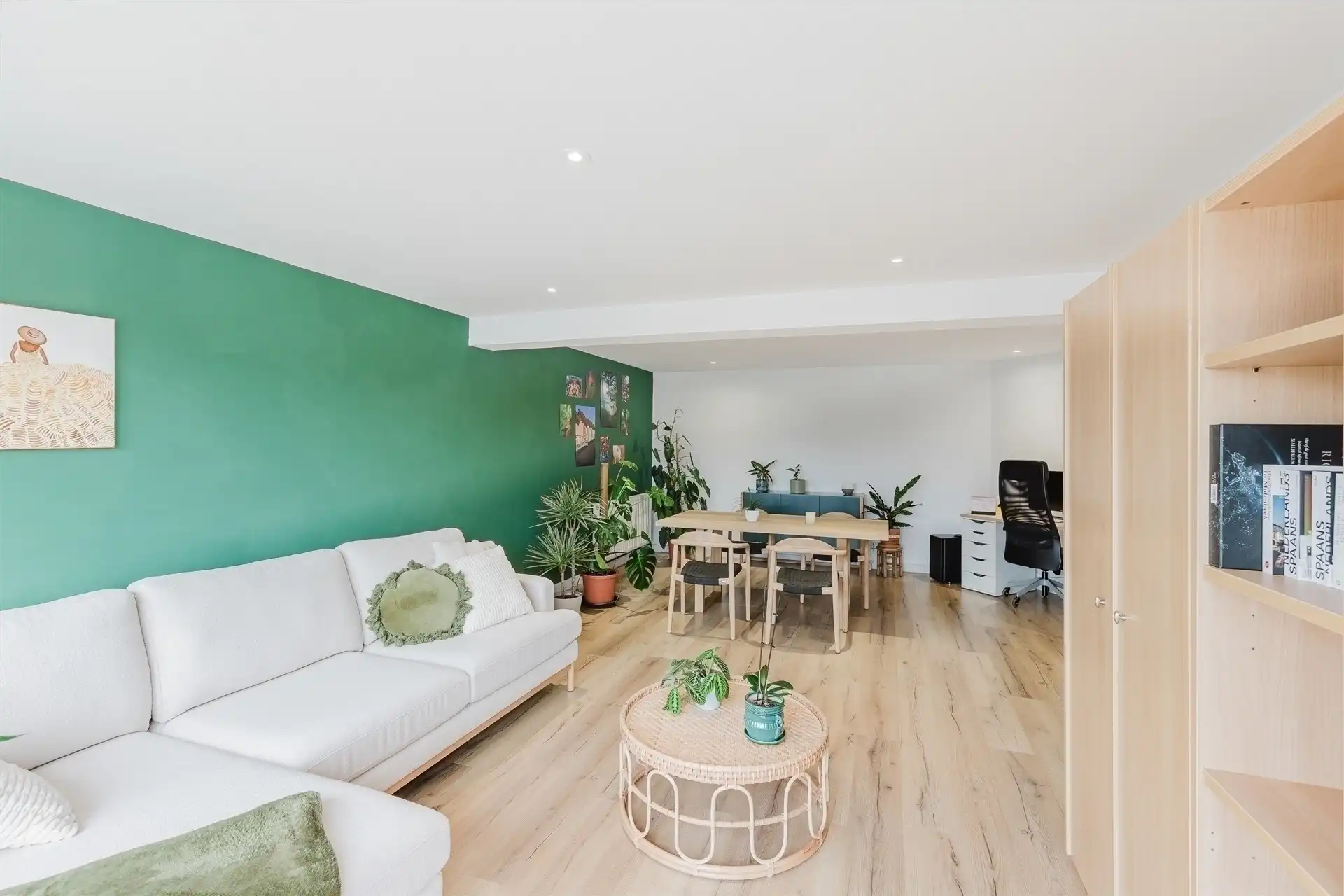 Fijn instap-klaar twee slaapkamer appartement in Wetteren centrum foto 11