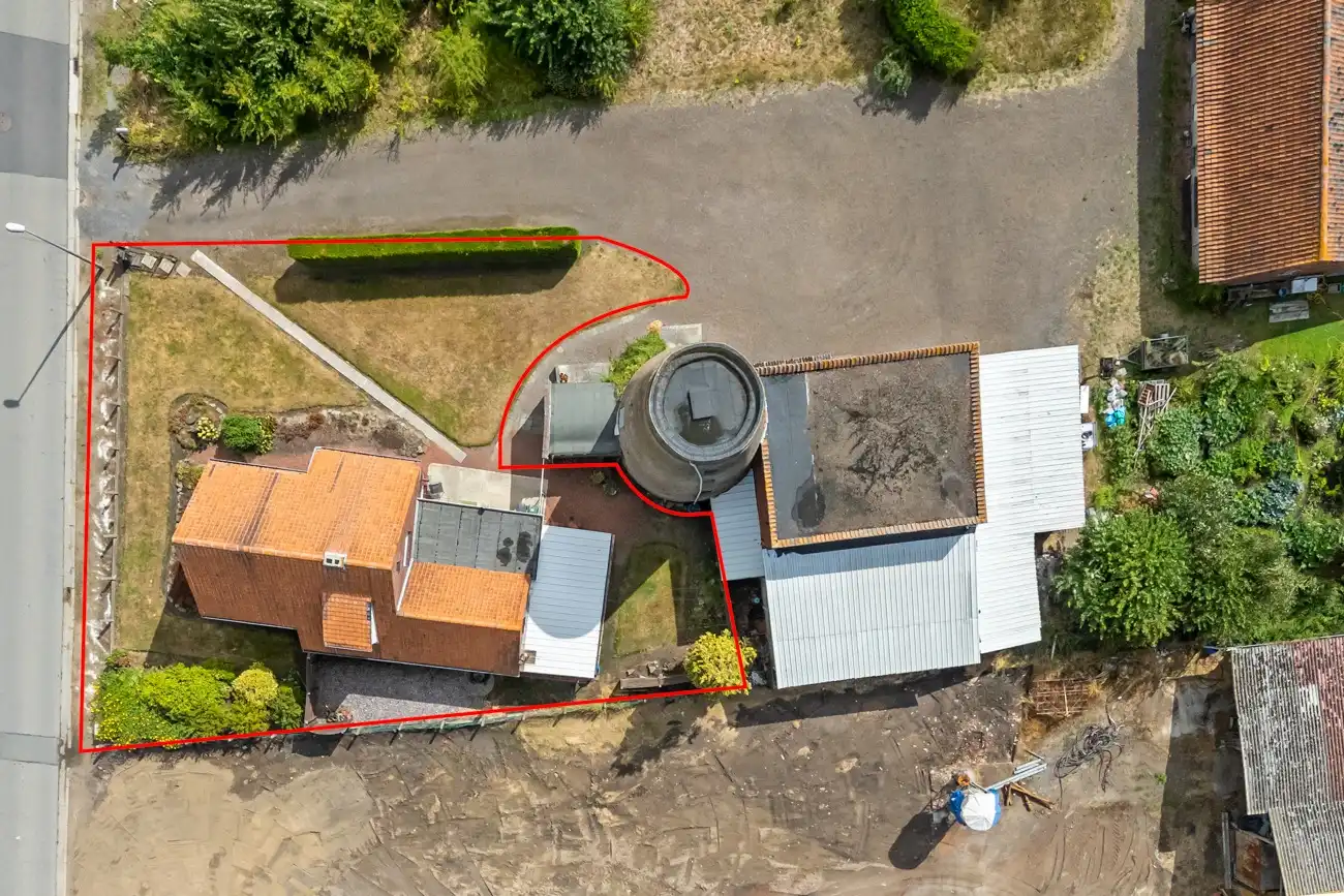 Charmante te renoveren woning met 3 slaapkamers in het rustige Desteldonk foto 2