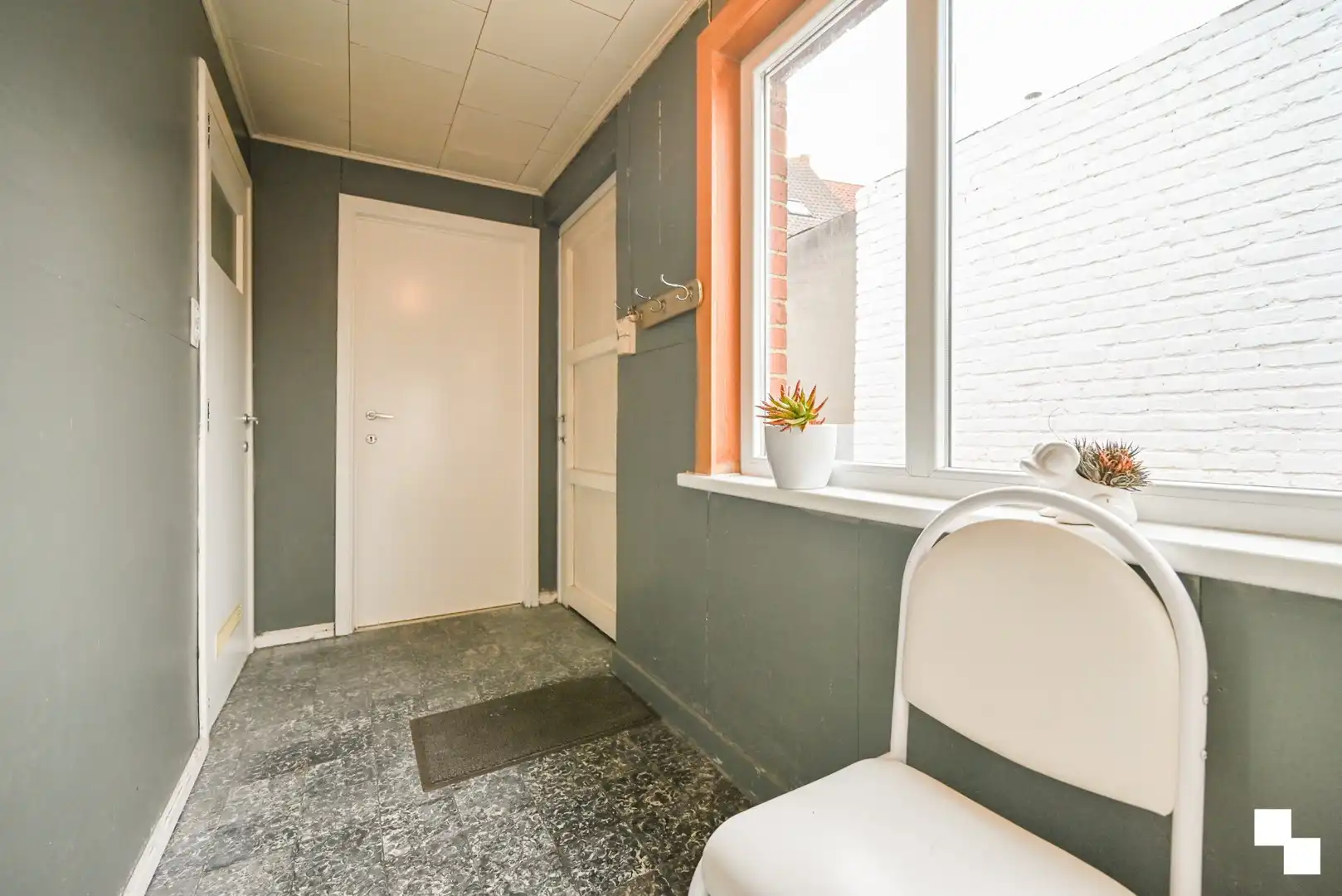 Centraal gelegen woonst met drie slaapkamers te Izegem foto 18