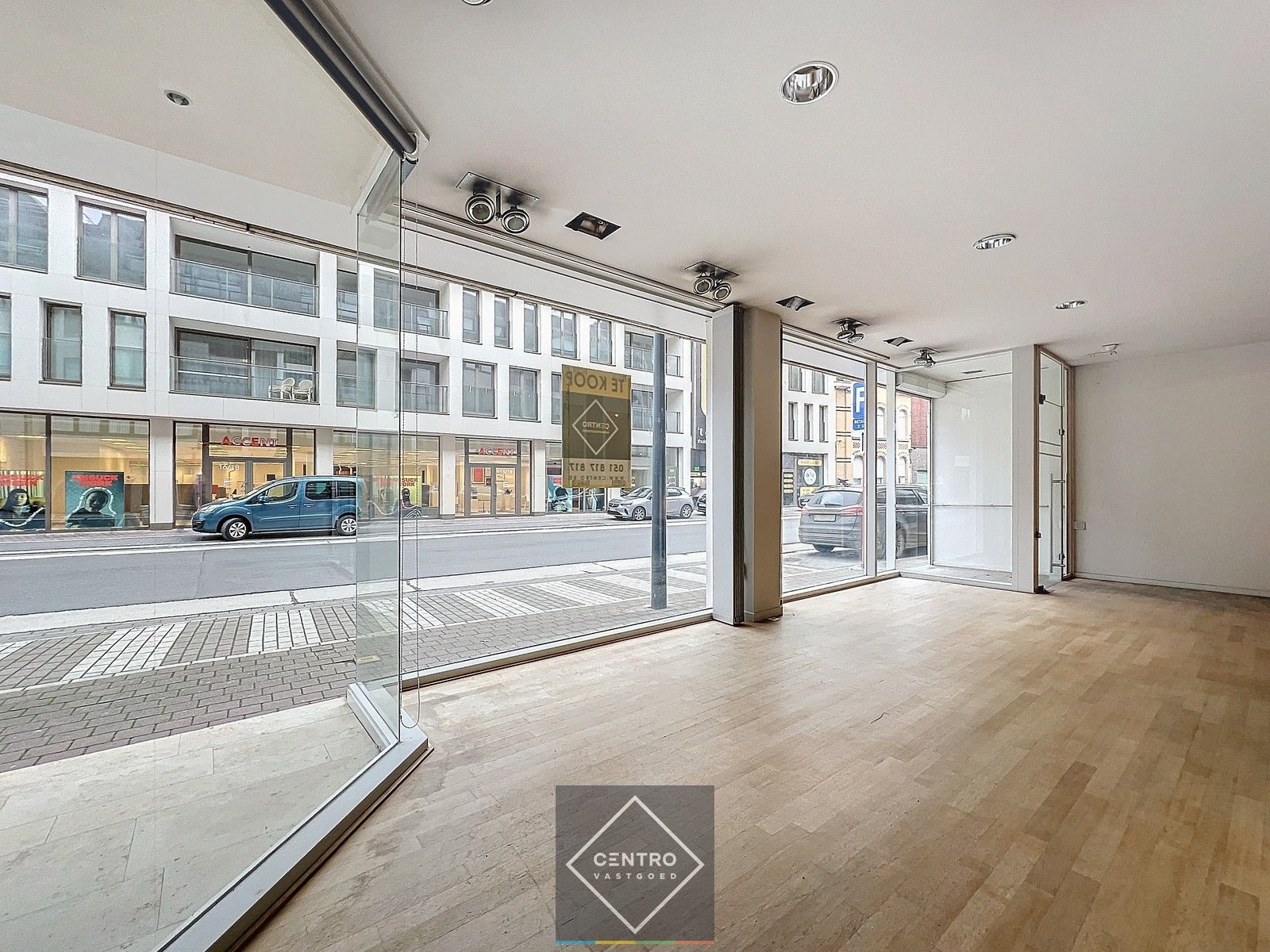 Unieke kantoorruimten van 660m² te Roeselare - dicht bij de Grote Markt ! foto 17