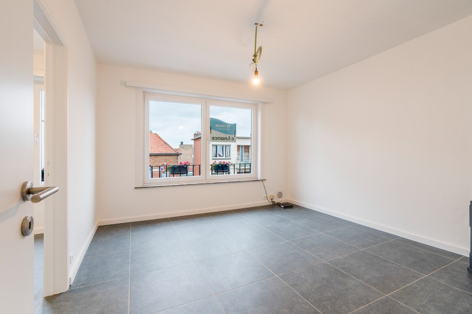 Volledig vernieuwd 2-slaapkamerappartement! foto {{pictureIndex}}