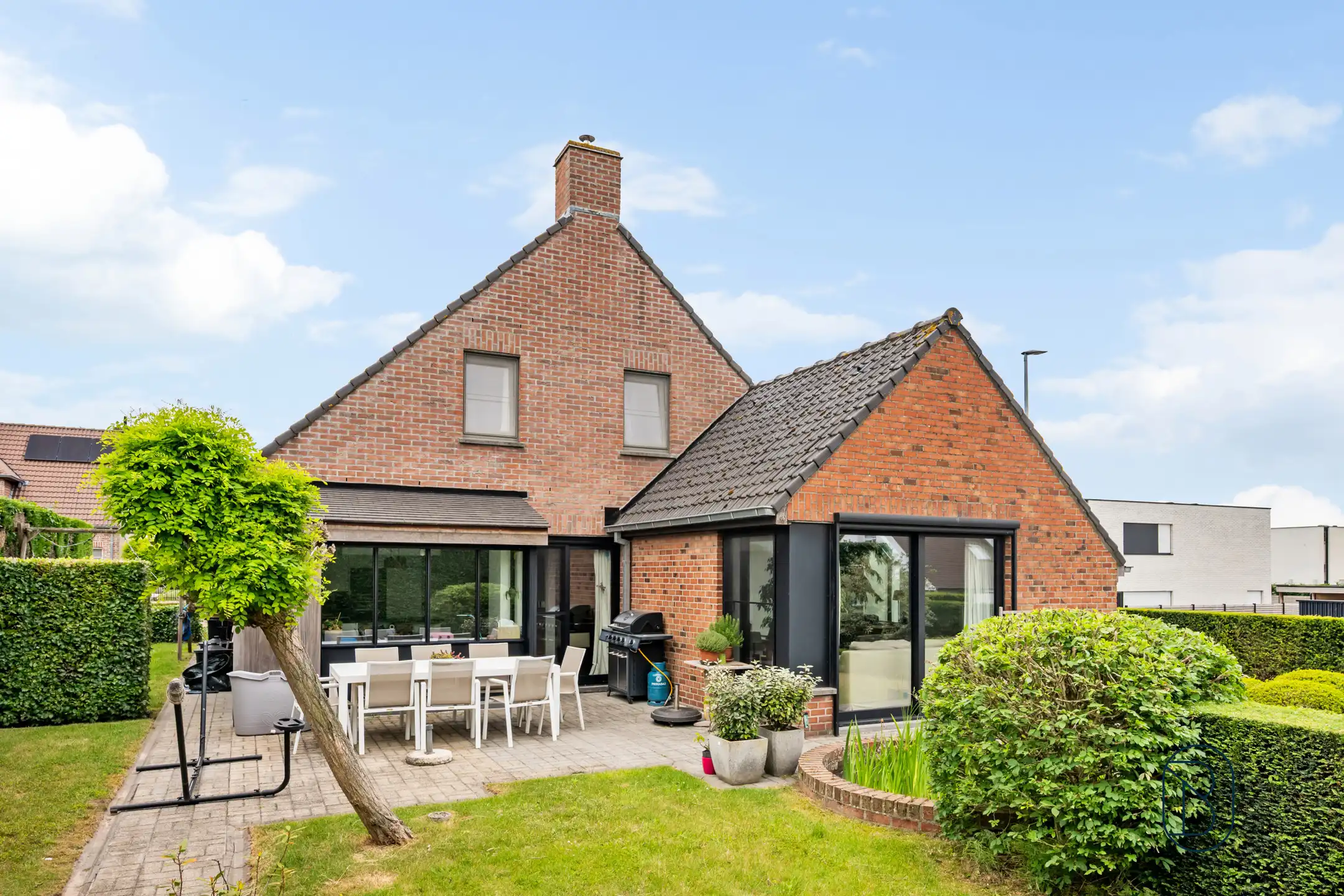 Rustig gelegen villa met 3 SLK, garage en zuidgerichte tuin foto 2