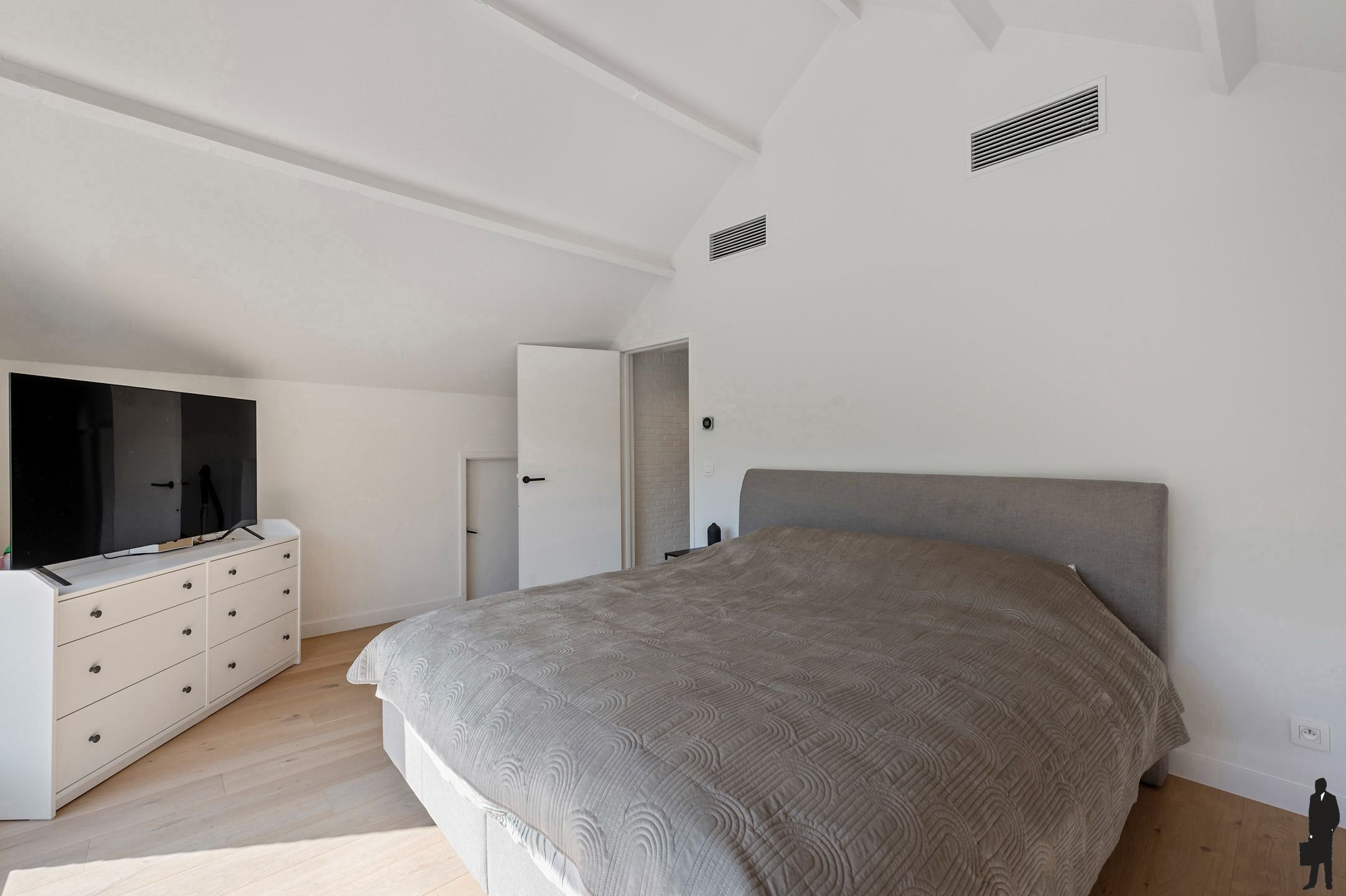 Instapklare architectenwoning, op toplocatie in Brasschaat! foto 16