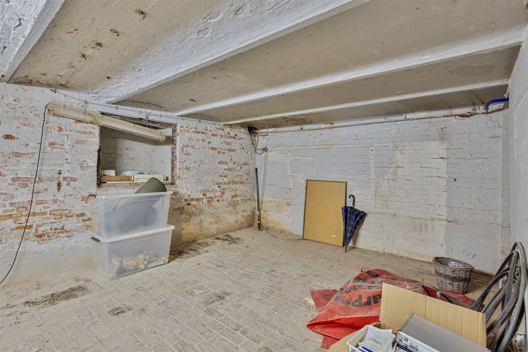 Te renoveren huis met tuin (266m²) grens Hove Mortsel foto 16