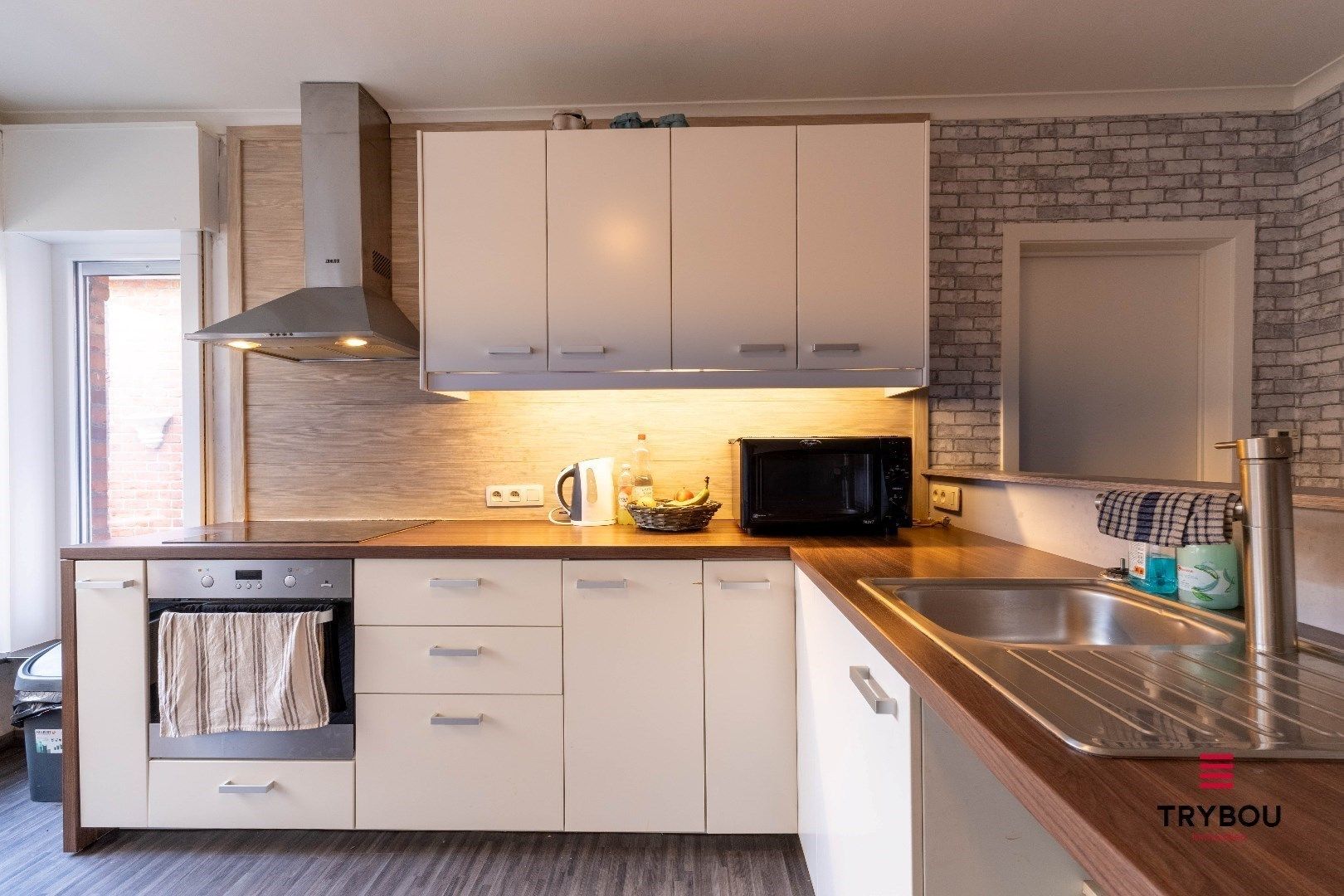 Kwalitatieve karakterwoning met ruime garage, pal in het centrum van Houthulst foto 14