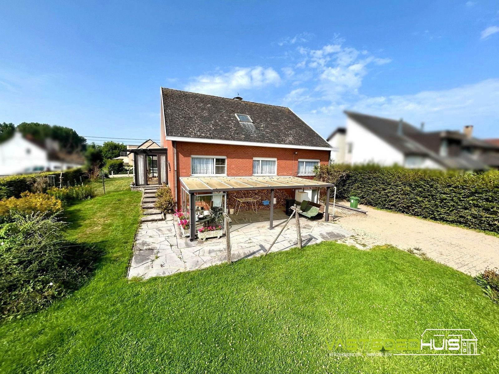 Karaktervolle, te renoveren villa met tuin foto 29