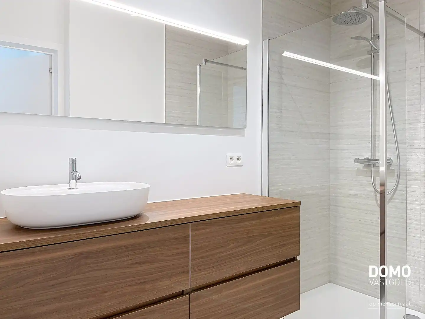 Penthouse met twee slaapkamers, ruim terras en autostandplaats te Kermt foto 9