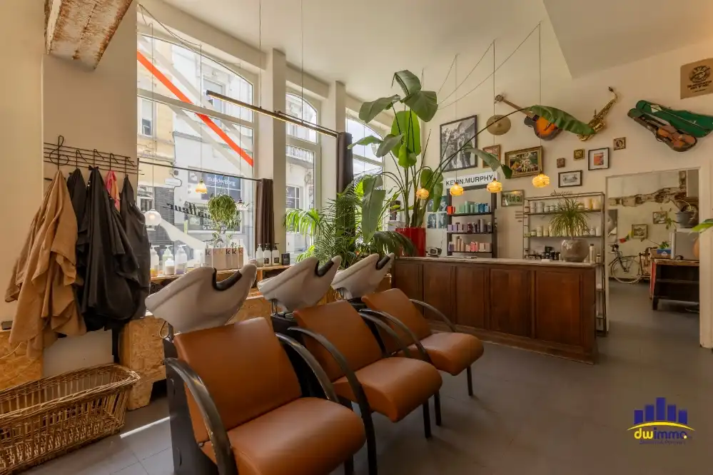 Commerciële kapperszaak met topligging ter overname in Gent foto 5