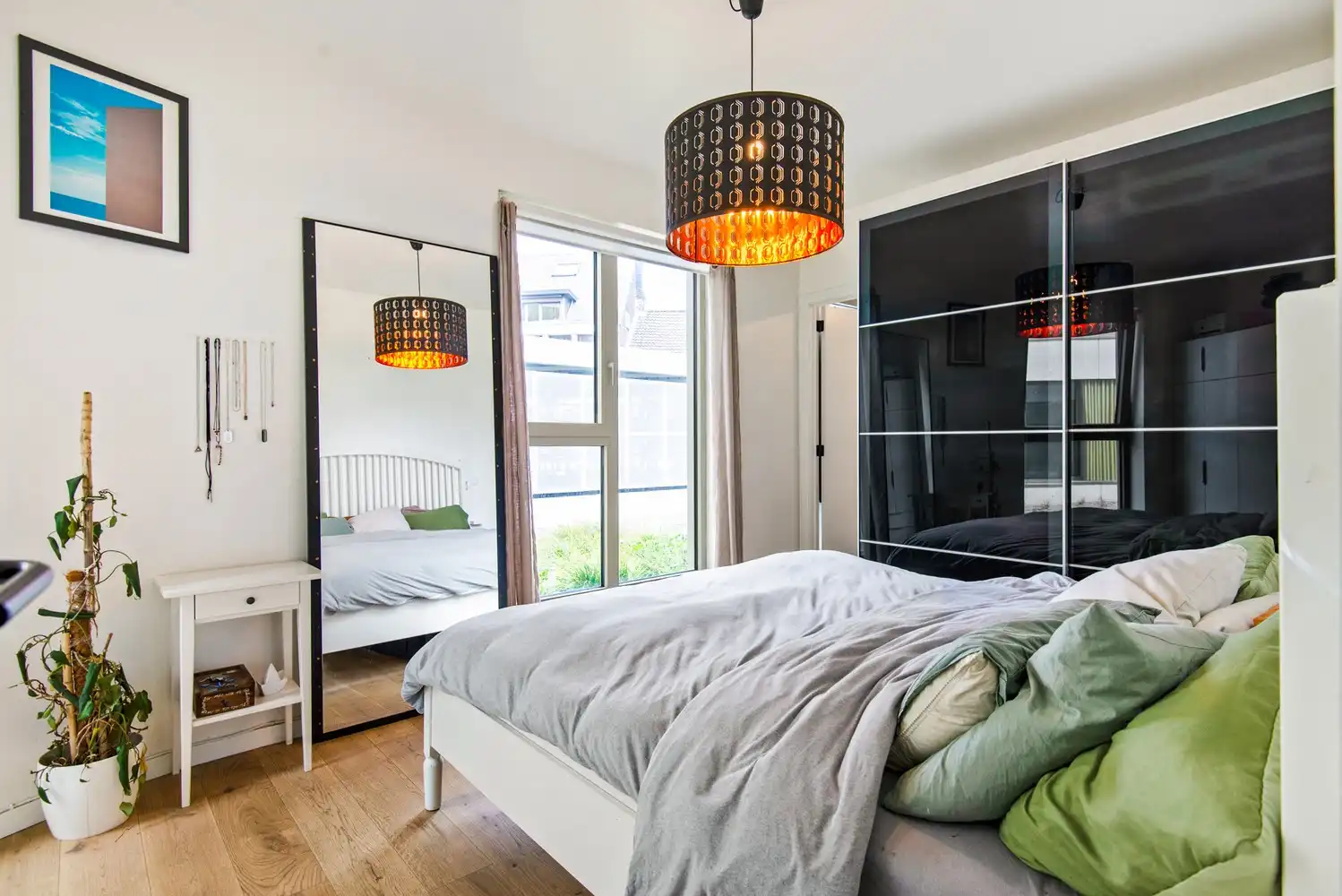 Instapklaar gelijkvloers BEN appartement met ruim terras op toplocatie aan het water in Boom! foto 10