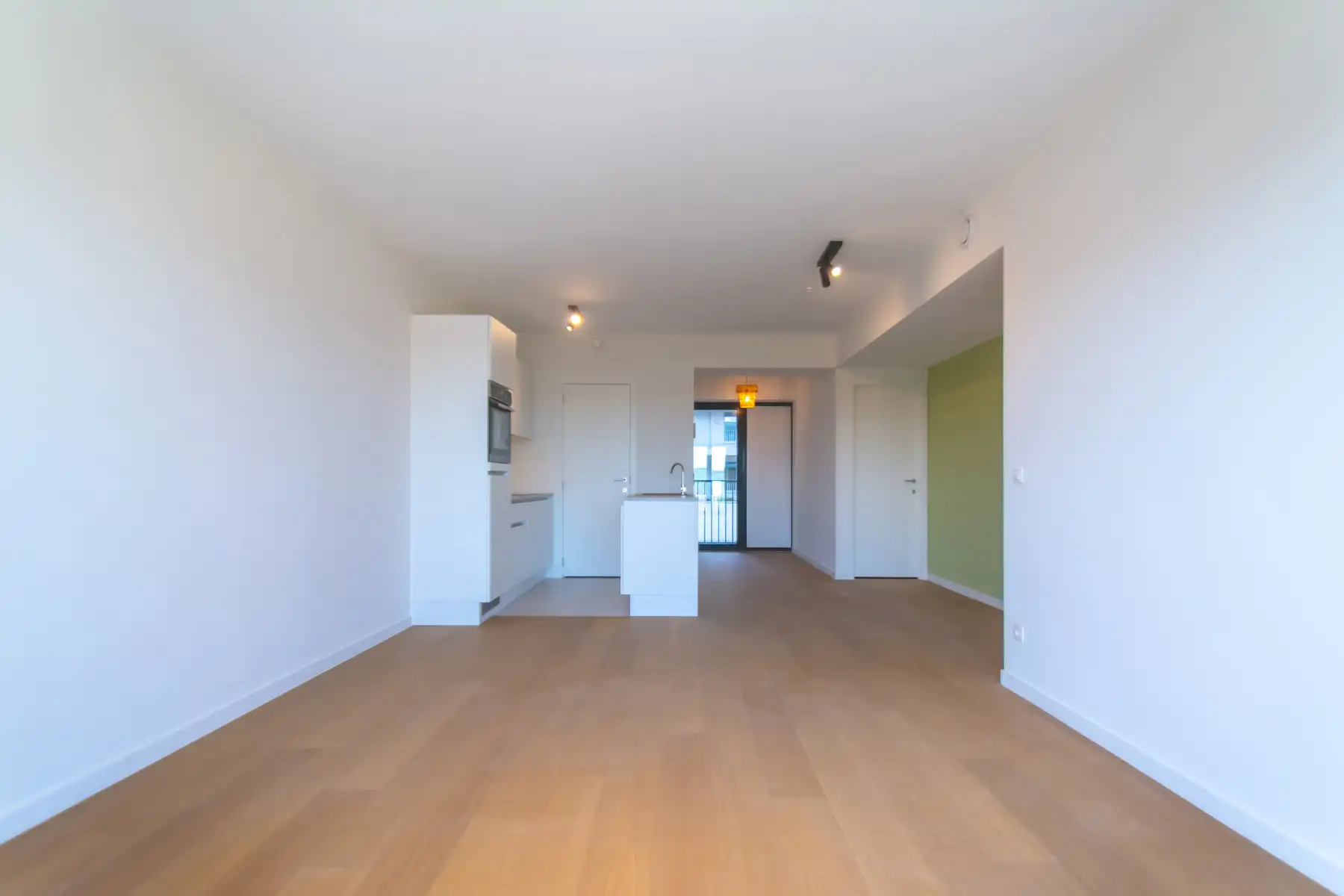 Prachtig Modern nieuwbouwappartement met 2slpk. en balcon foto {{pictureIndex}}