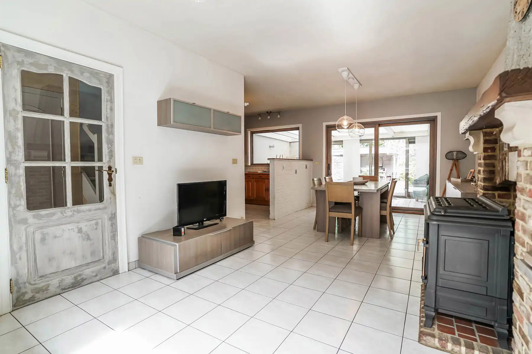 Perfect instapklare rijwoning te Willebroek foto 8