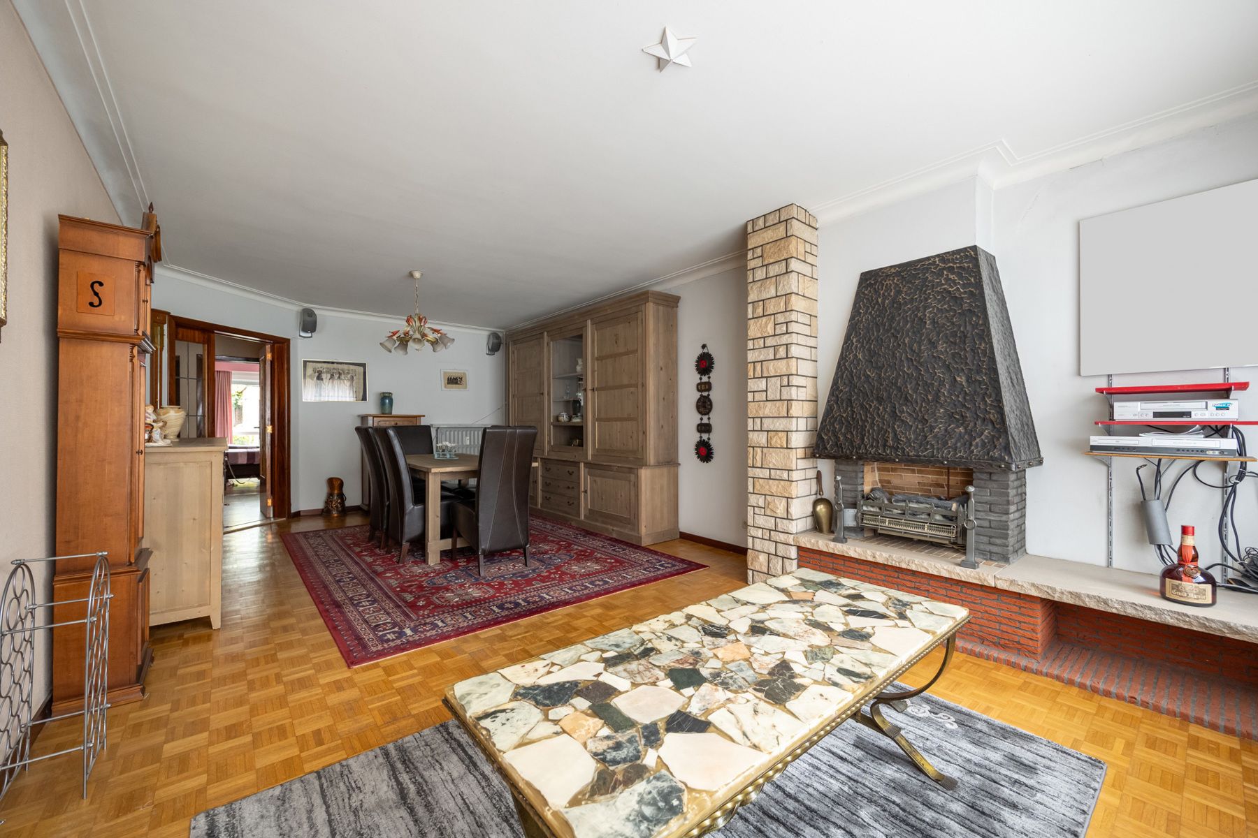 Uniek gelijkvloersappartement met 2 à 3 slpks en grote tuin foto 8